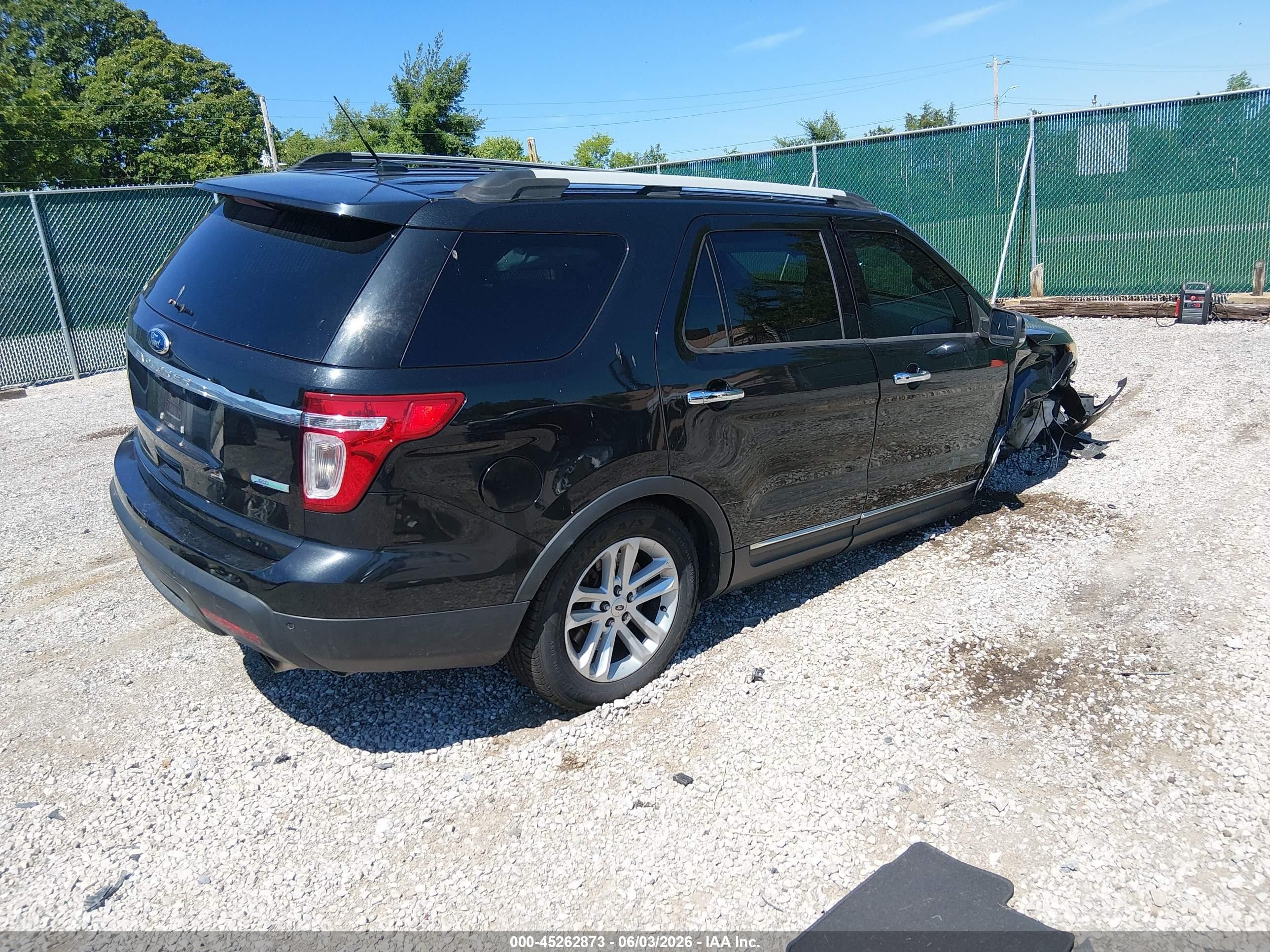 2015 Ford Explorer Xlt Черный vin: 1FM5K7D94FGB23555
