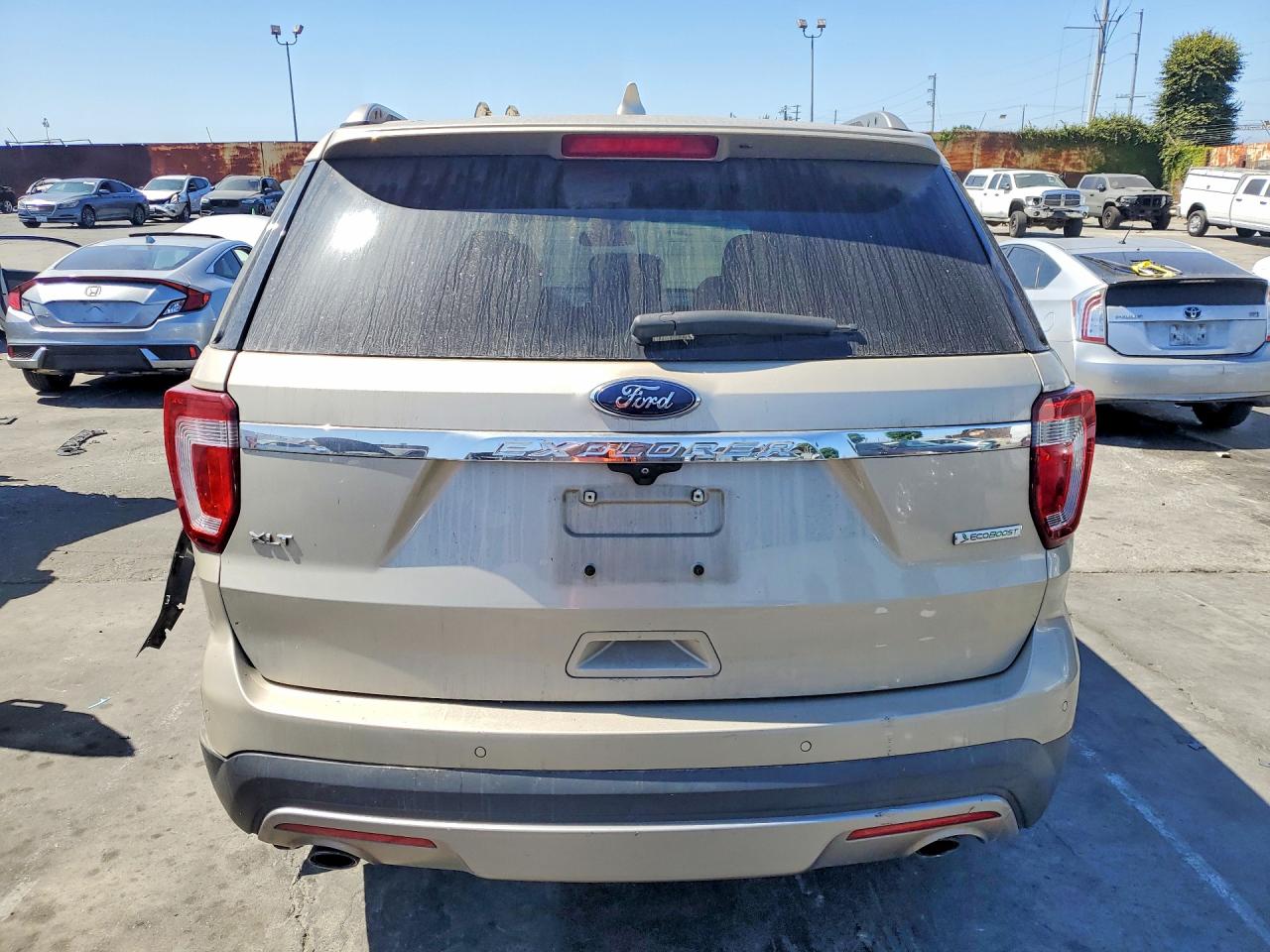 2017 Ford Explorer Xlt Gold vin: 1FM5K7DH0HGC89694