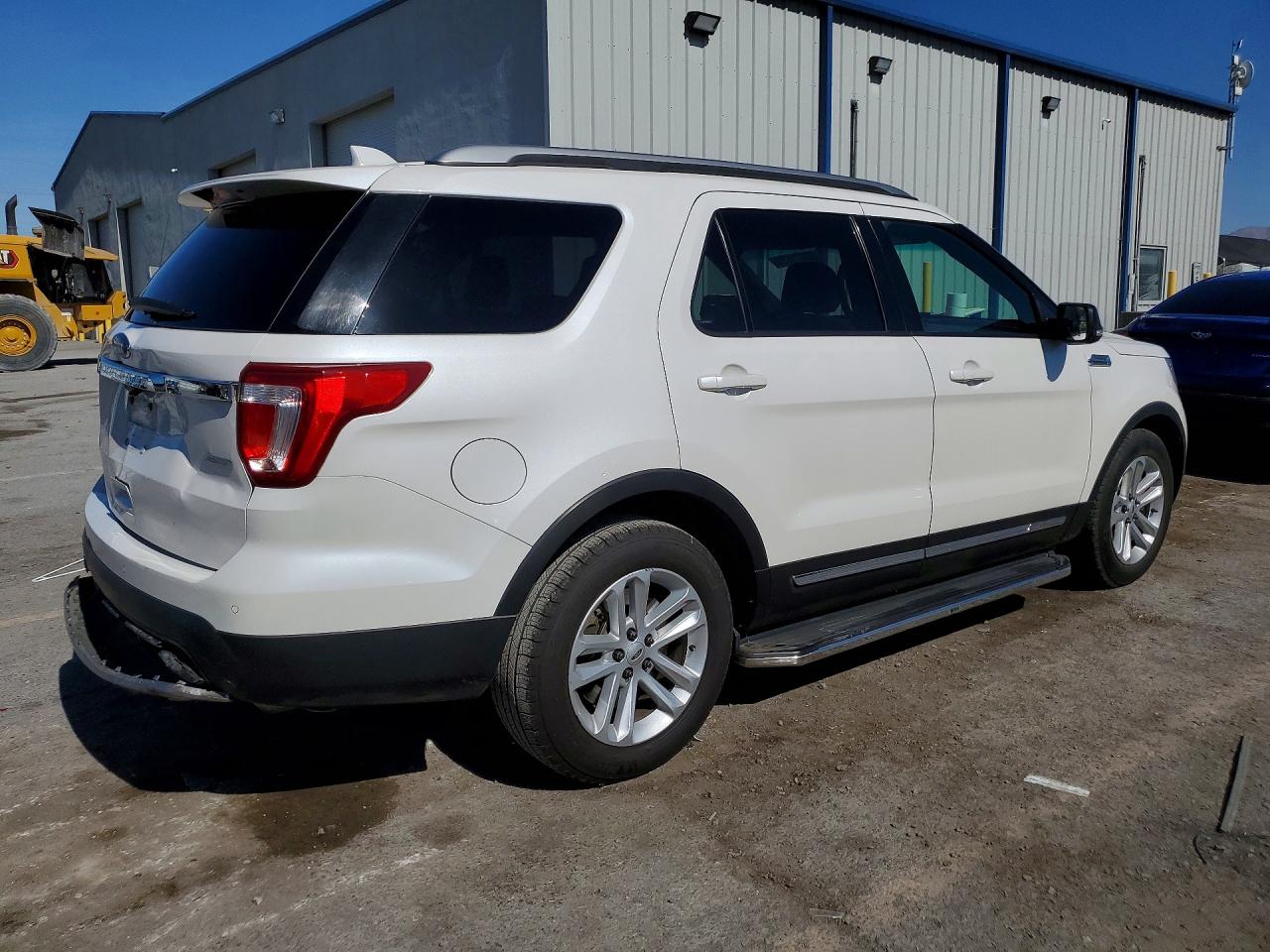 2016 Ford Explorer Xlt White vin: 1FM5K7DH2GGA85705