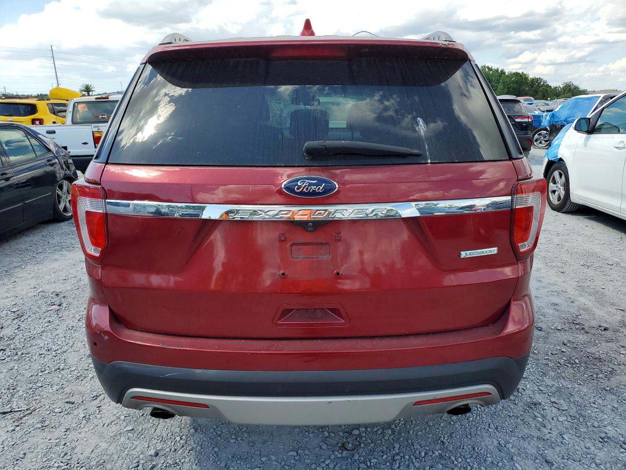 2017 Ford Explorer Red vin: 1FM5K7DH2HGE19684