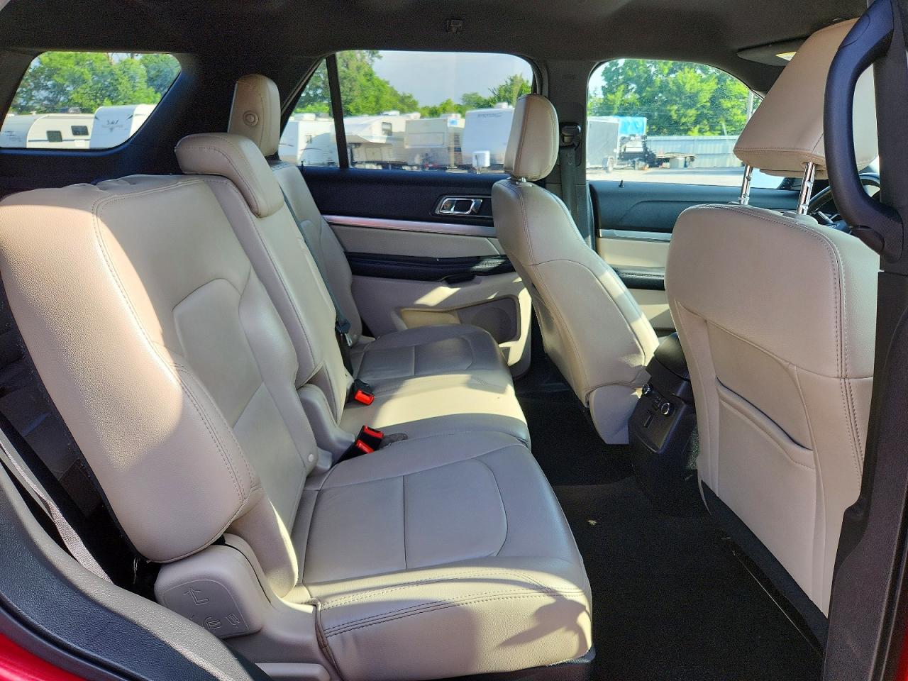 2018 Ford Explorer Xlt Burgundy vin: 1FM5K7DH2JGA87073