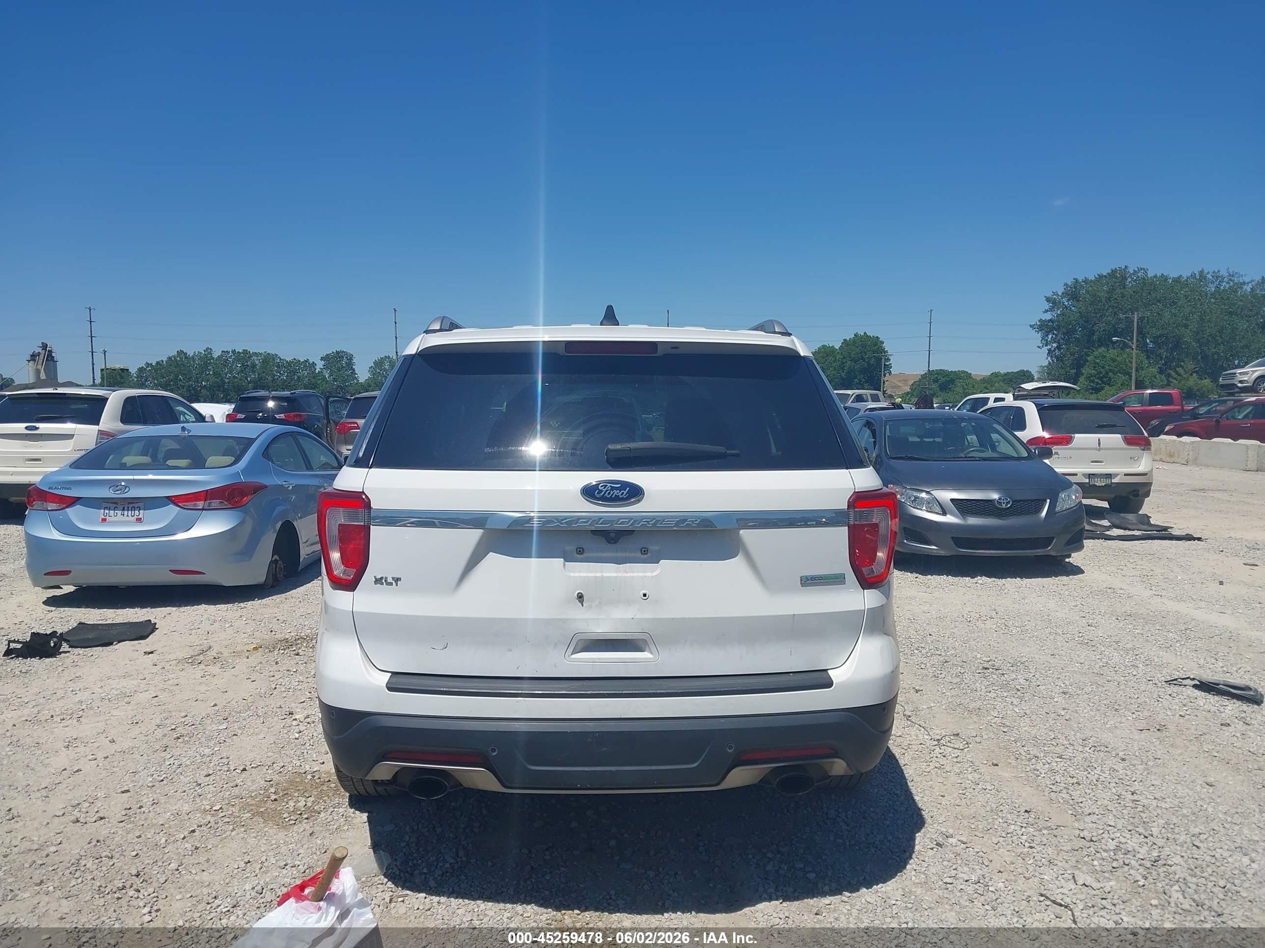 2018 Ford Explorer Xlt White vin: 1FM5K7DH6JGA13638