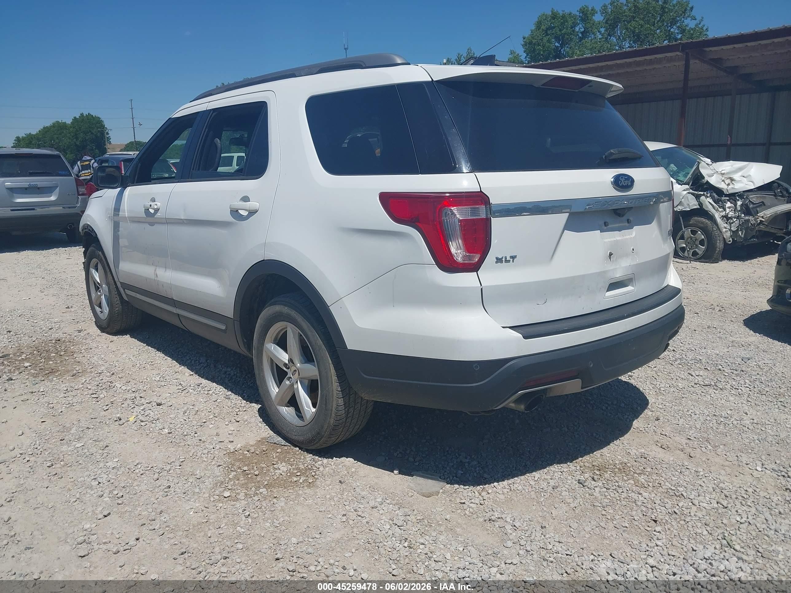 2018 Ford Explorer Xlt White vin: 1FM5K7DH6JGA13638