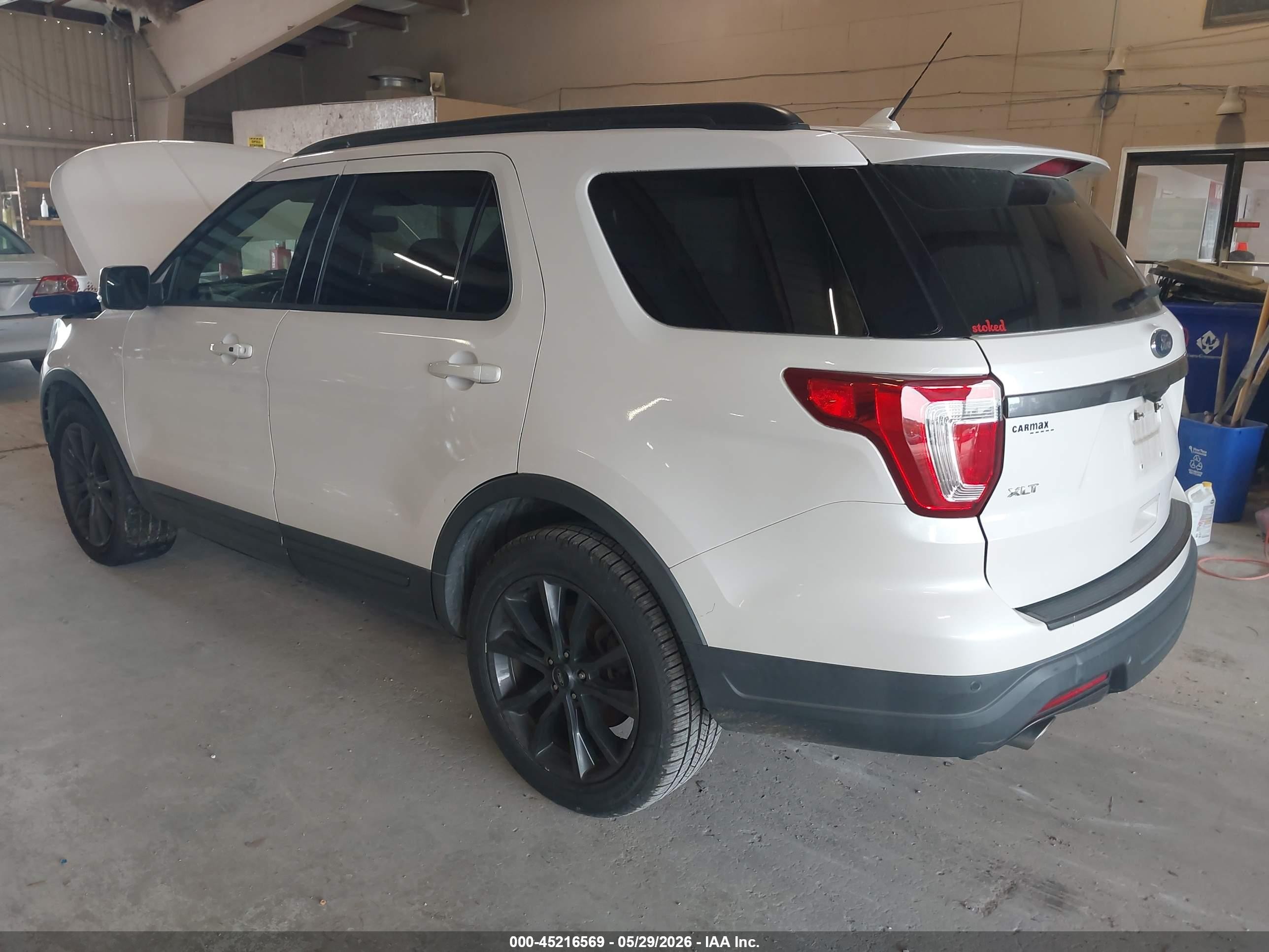 2018 Ford Explorer Xlt Белый vin: 1FM5K7DH7JGC63633