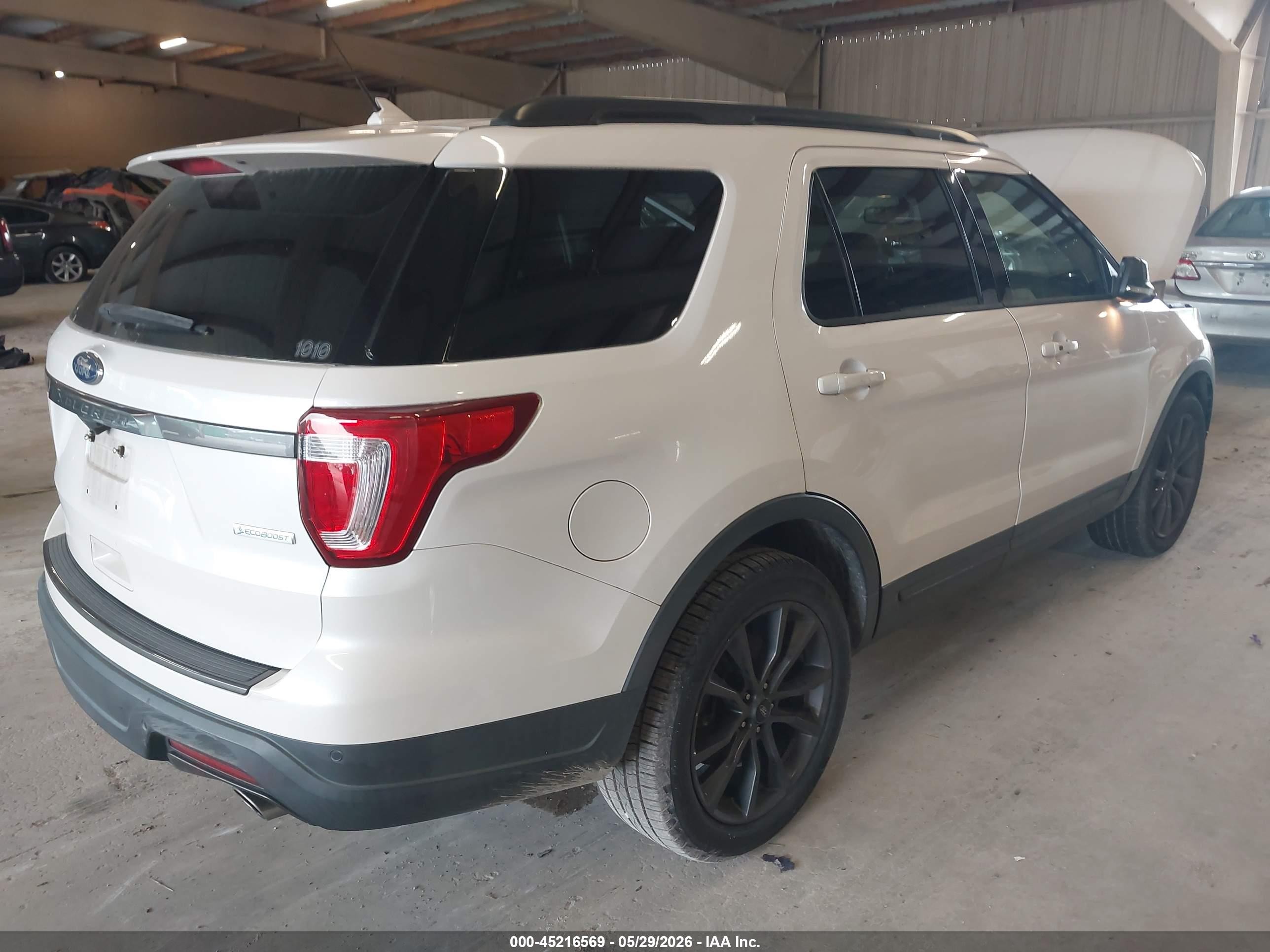 2018 Ford Explorer Xlt Белый vin: 1FM5K7DH7JGC63633