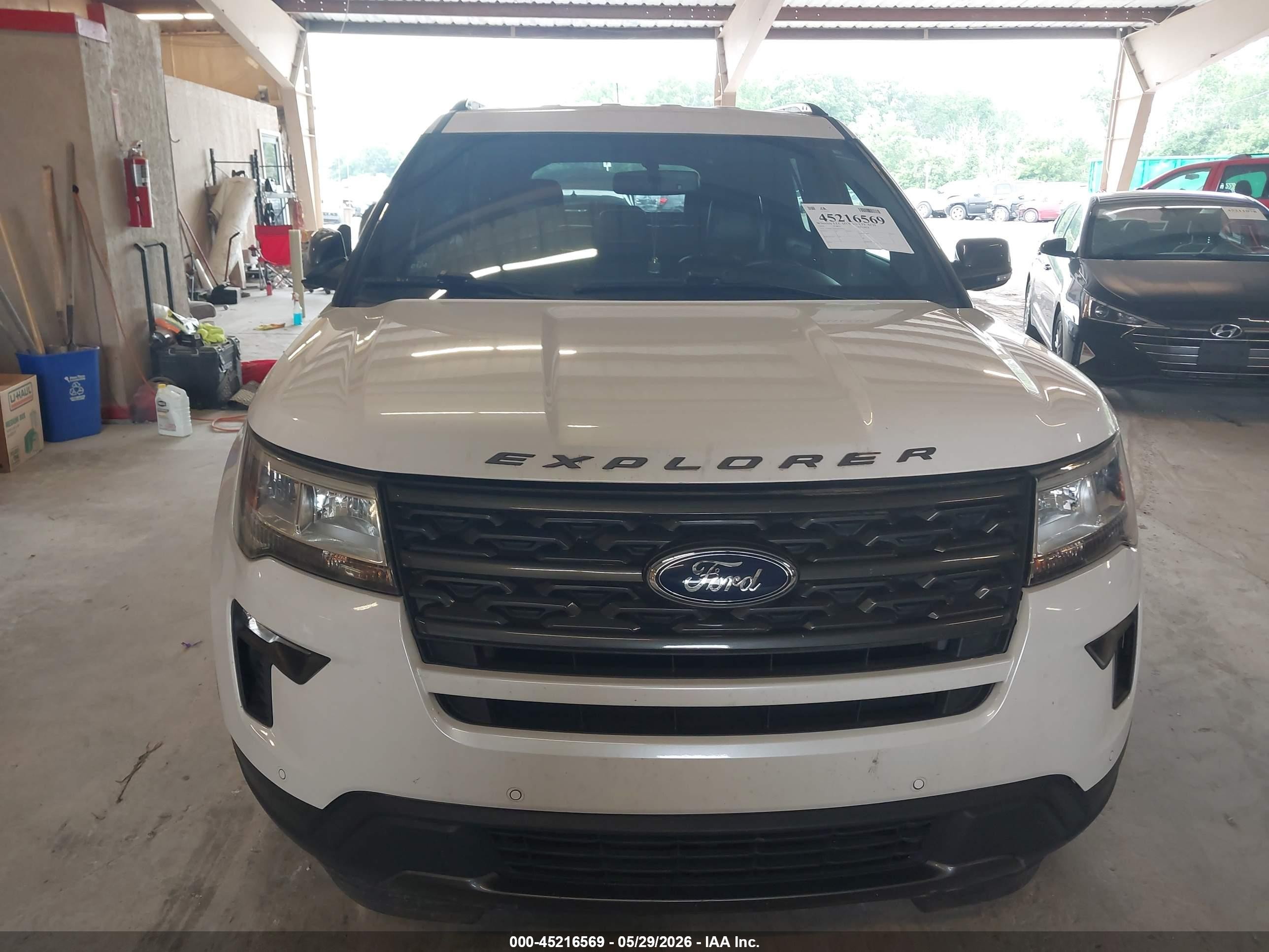 2018 Ford Explorer Xlt Белый vin: 1FM5K7DH7JGC63633