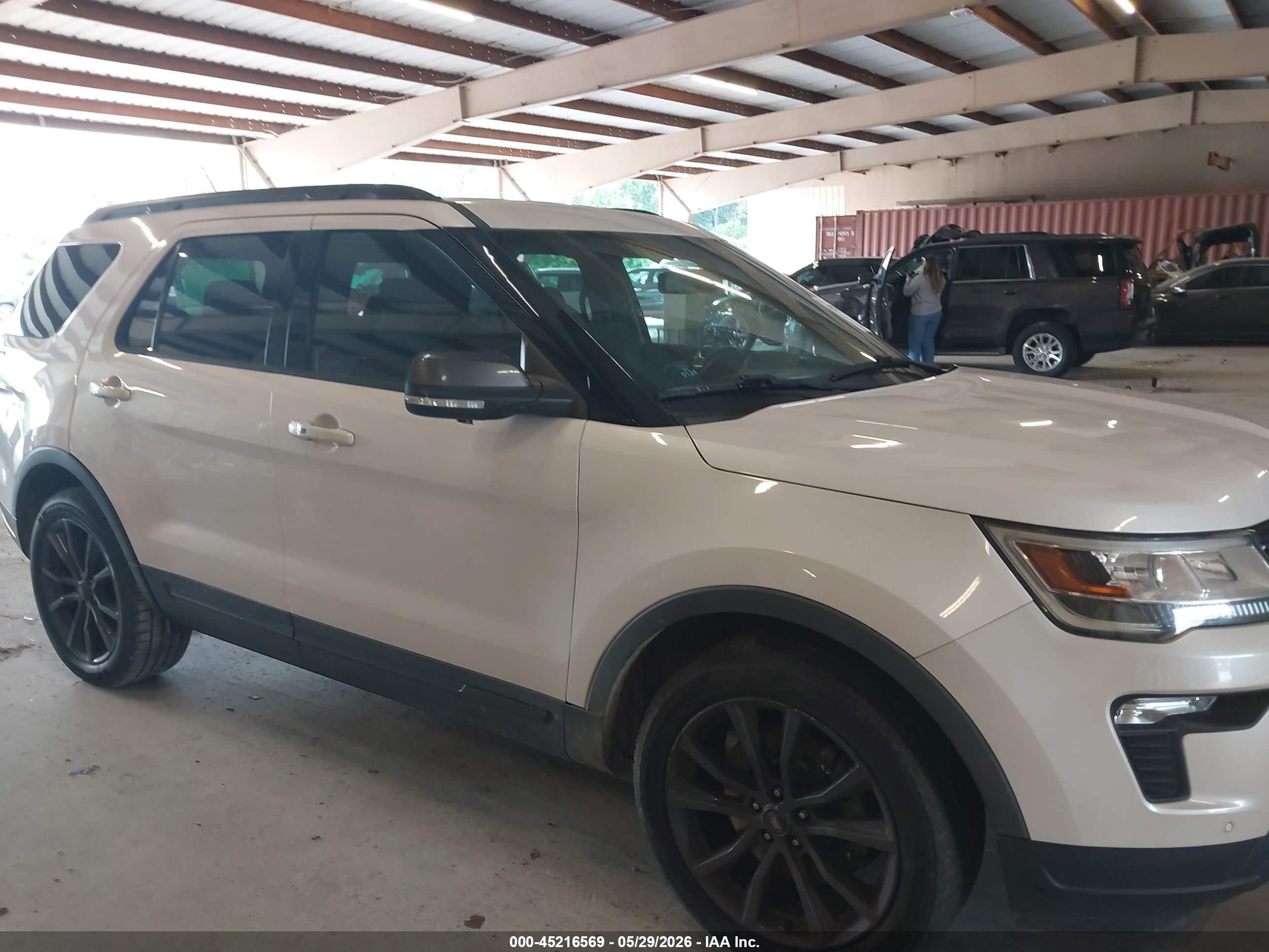 2018 Ford Explorer Xlt Белый vin: 1FM5K7DH7JGC63633