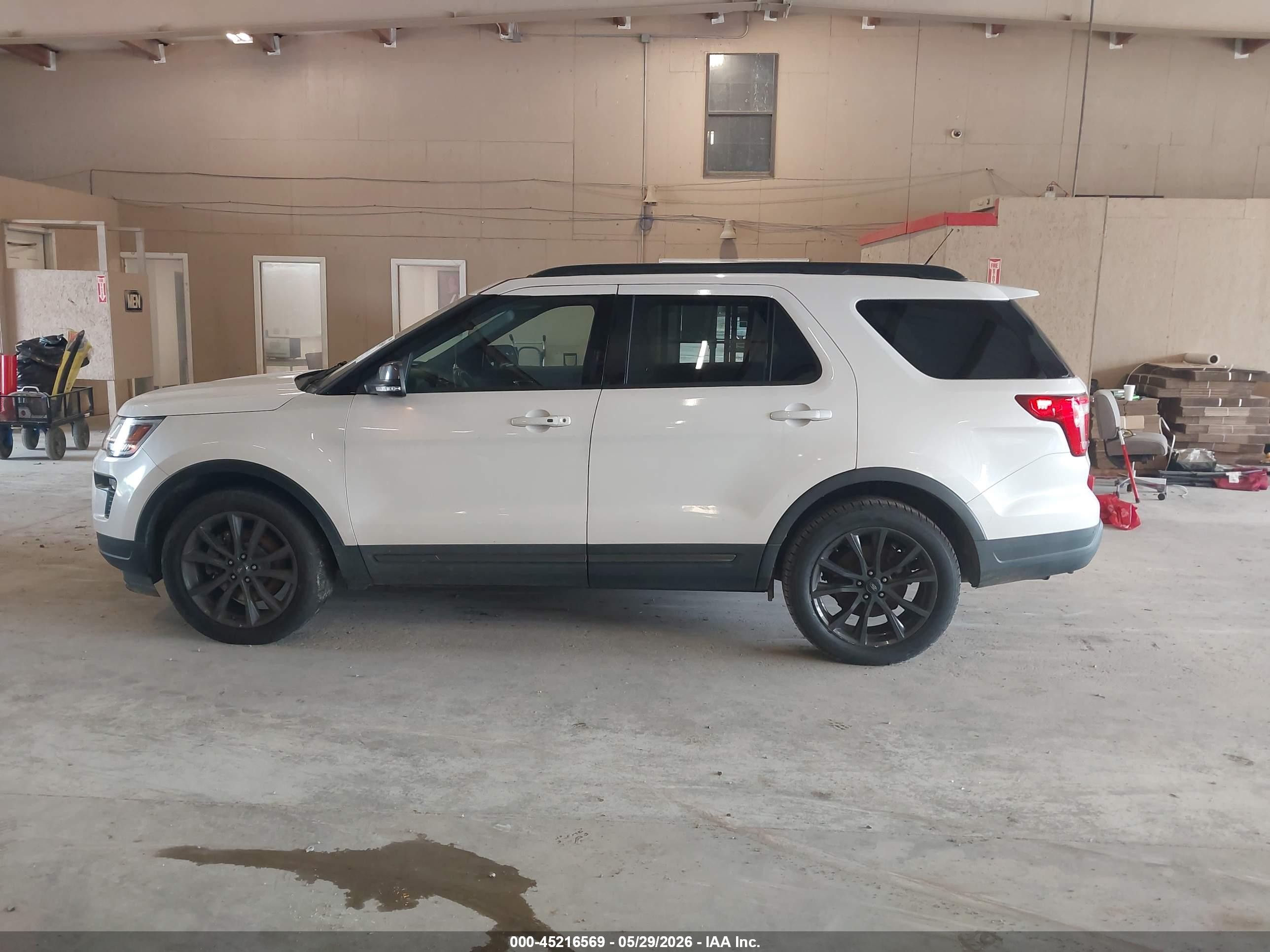 2018 Ford Explorer Xlt Белый vin: 1FM5K7DH7JGC63633