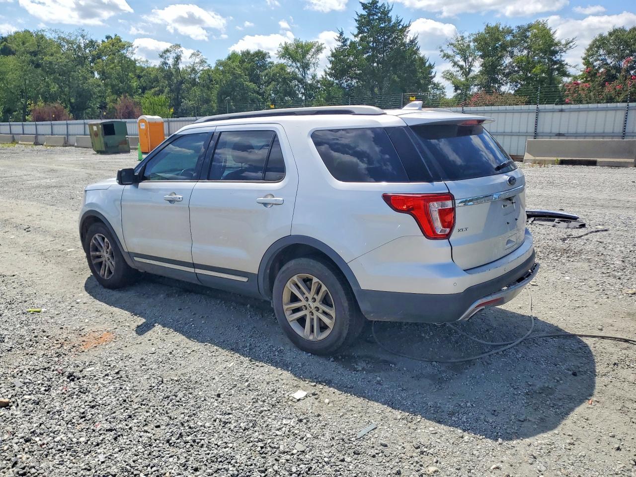 2016 Ford Explorer Xlt Silver vin: 1FM5K7DH8GGC98903