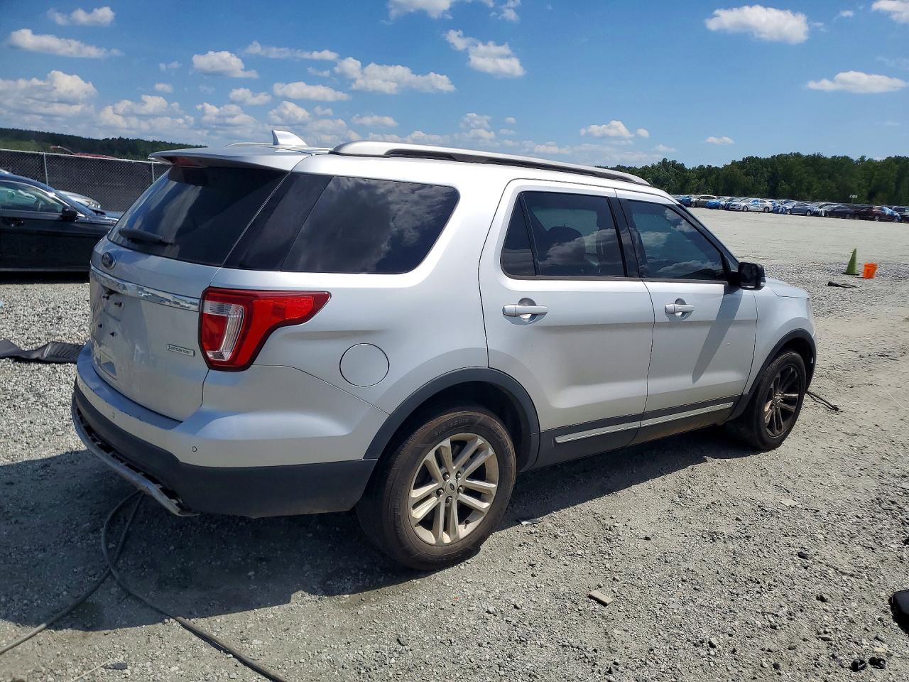 2016 Ford Explorer Xlt Silver vin: 1FM5K7DH8GGC98903