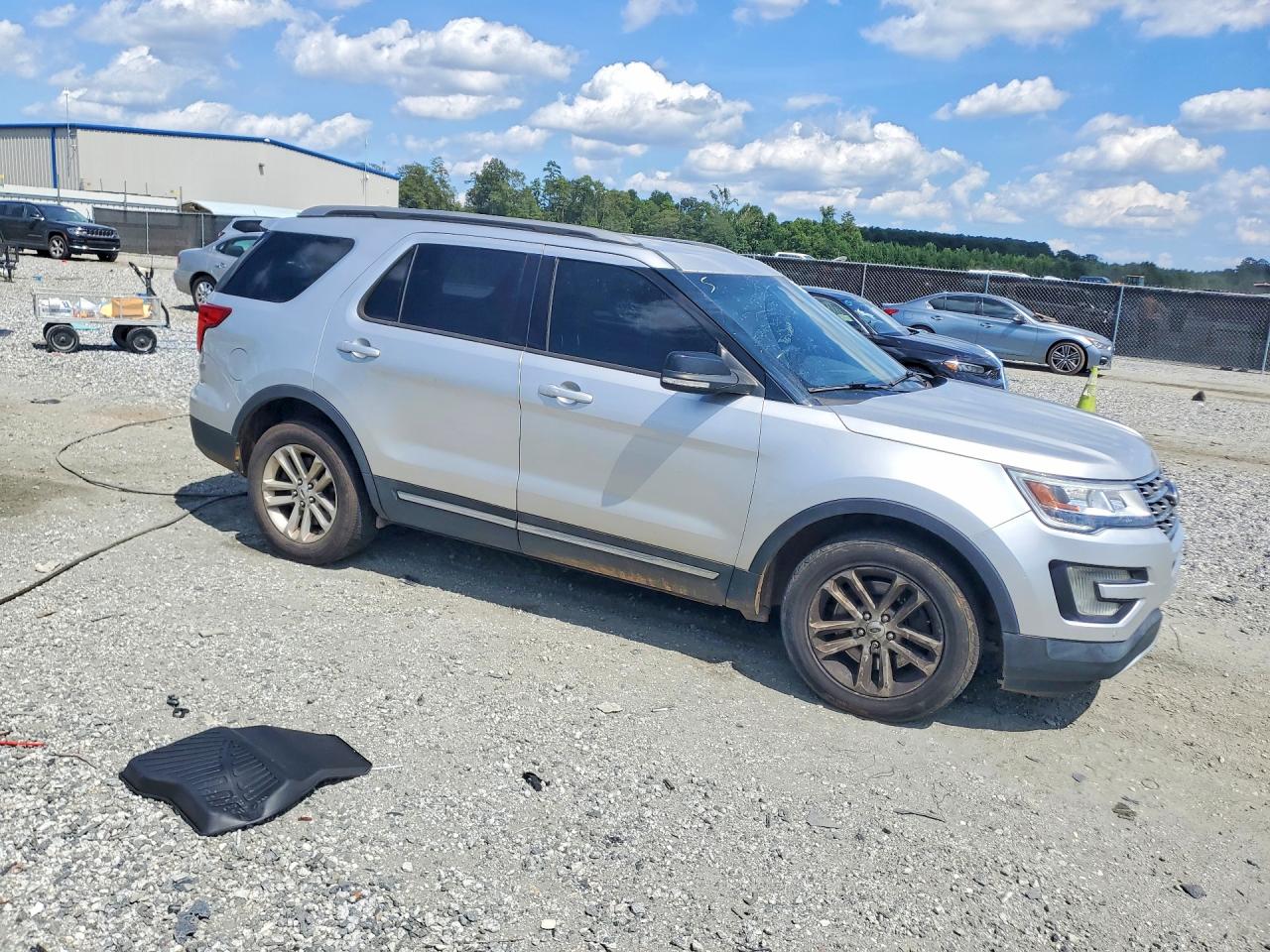 2016 Ford Explorer Xlt Silver vin: 1FM5K7DH8GGC98903