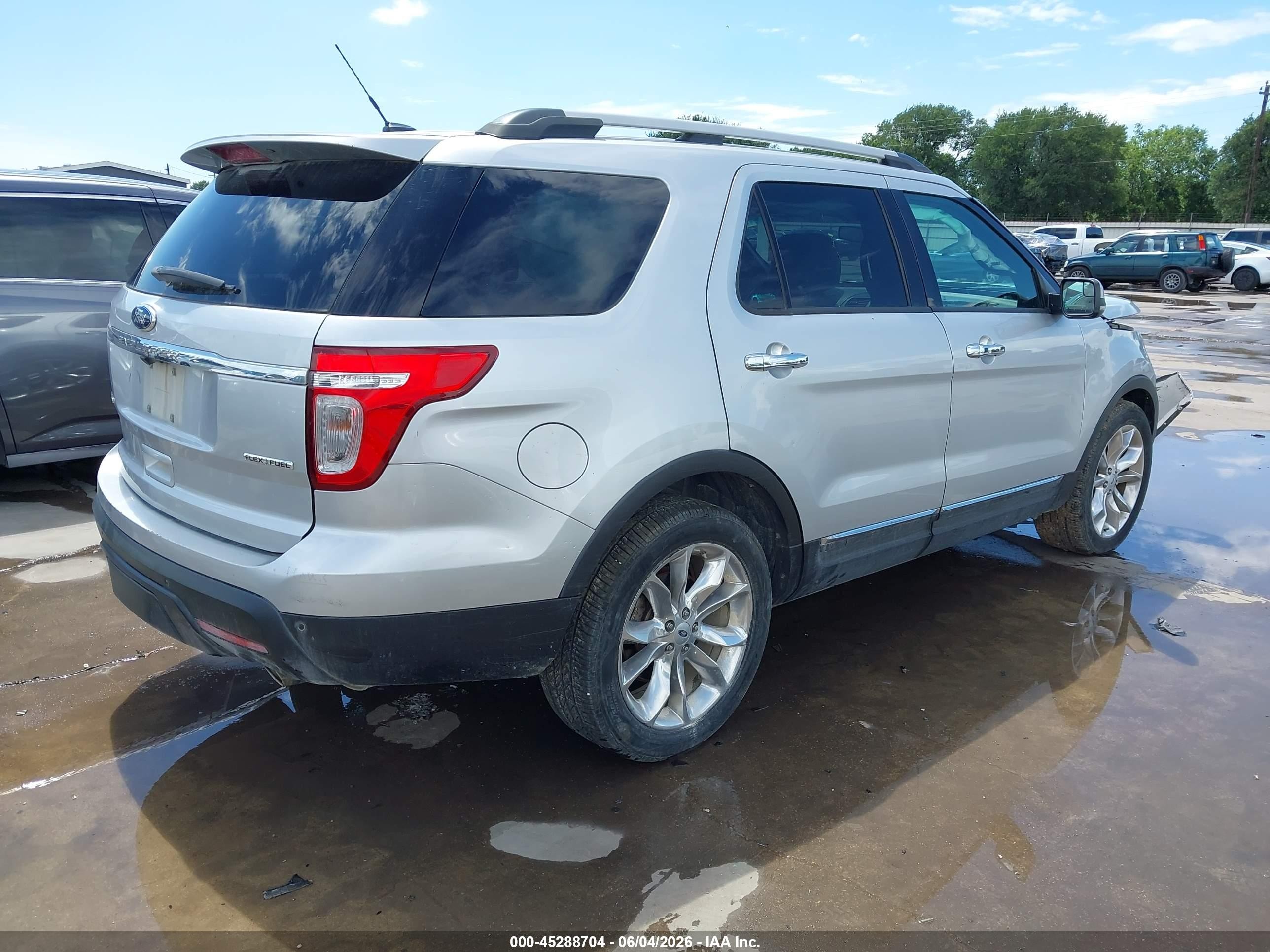 2013 Ford Explorer Limited Серебряный vin: 1FM5K7F80DGA41100