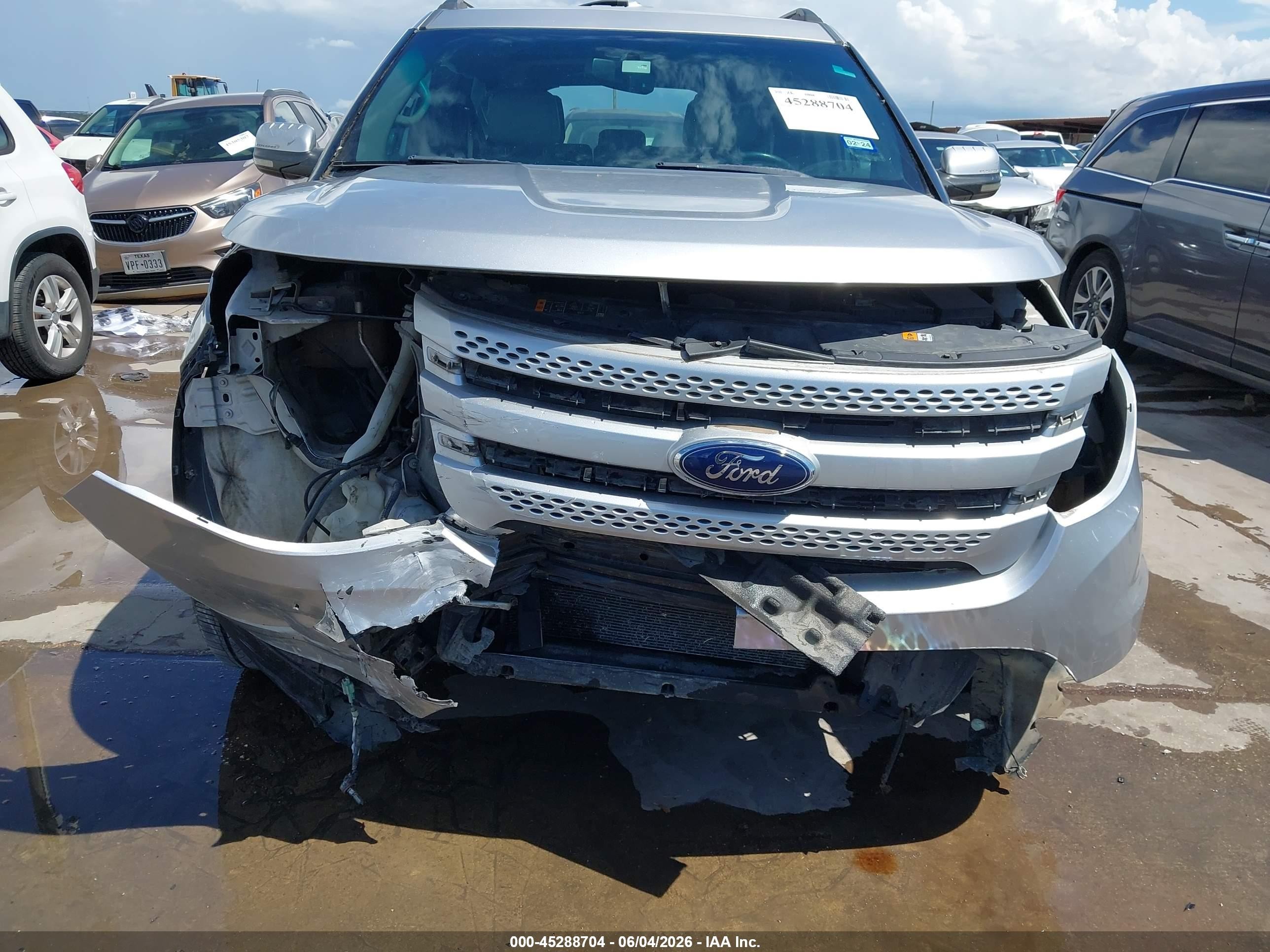 2013 Ford Explorer Limited Серебряный vin: 1FM5K7F80DGA41100
