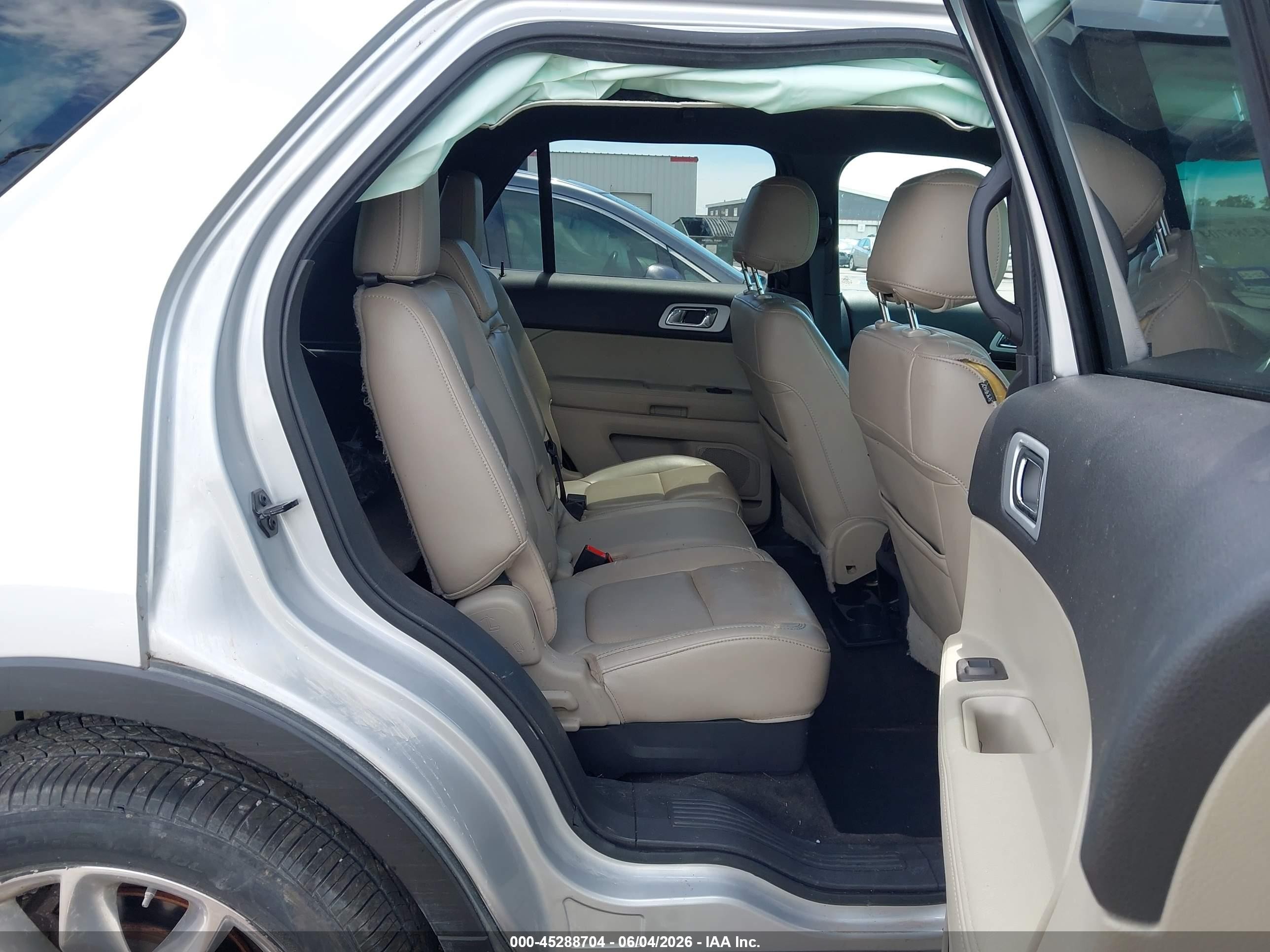 2013 Ford Explorer Limited Серебряный vin: 1FM5K7F80DGA41100