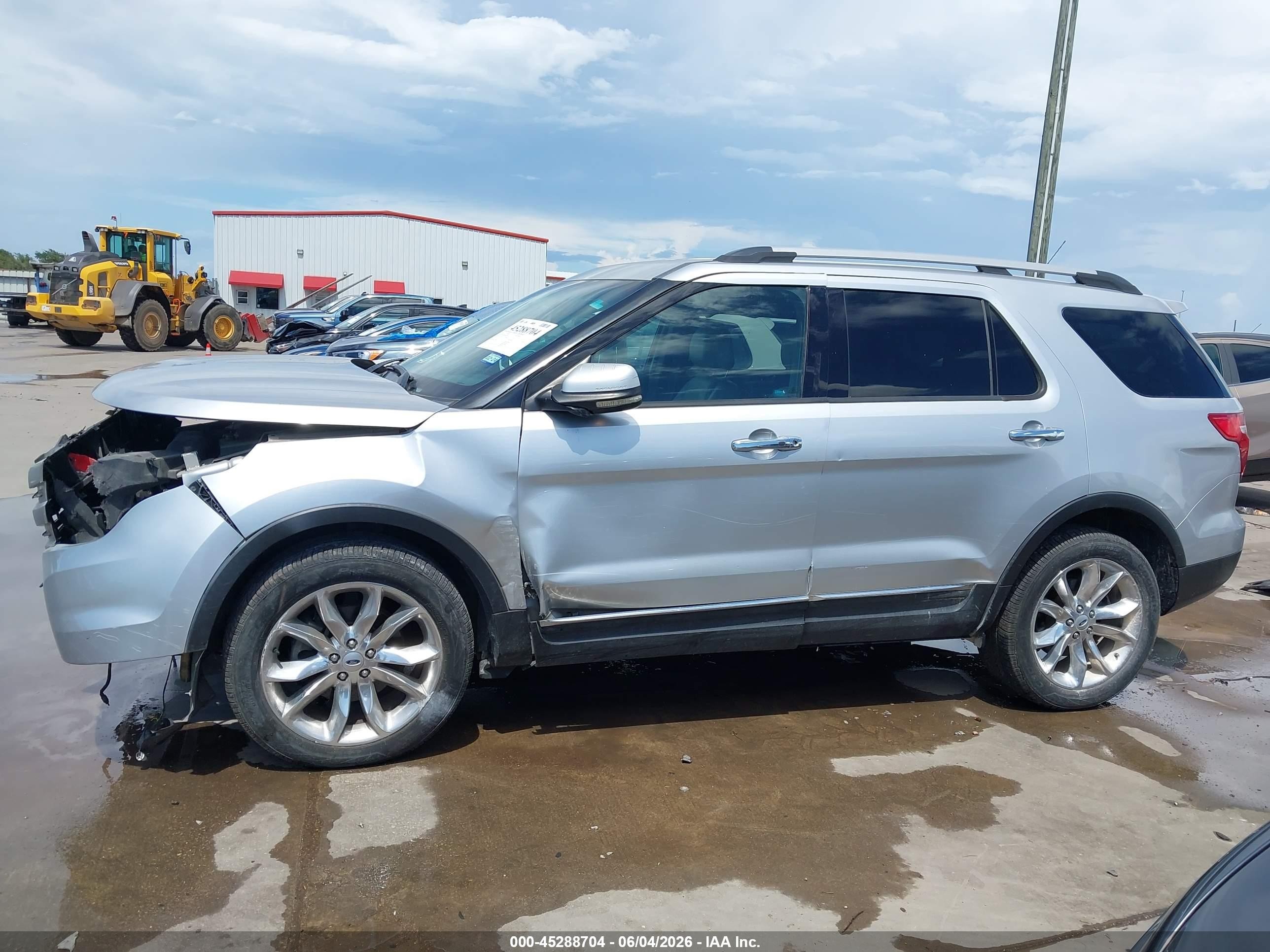 2013 Ford Explorer Limited Серебряный vin: 1FM5K7F80DGA41100