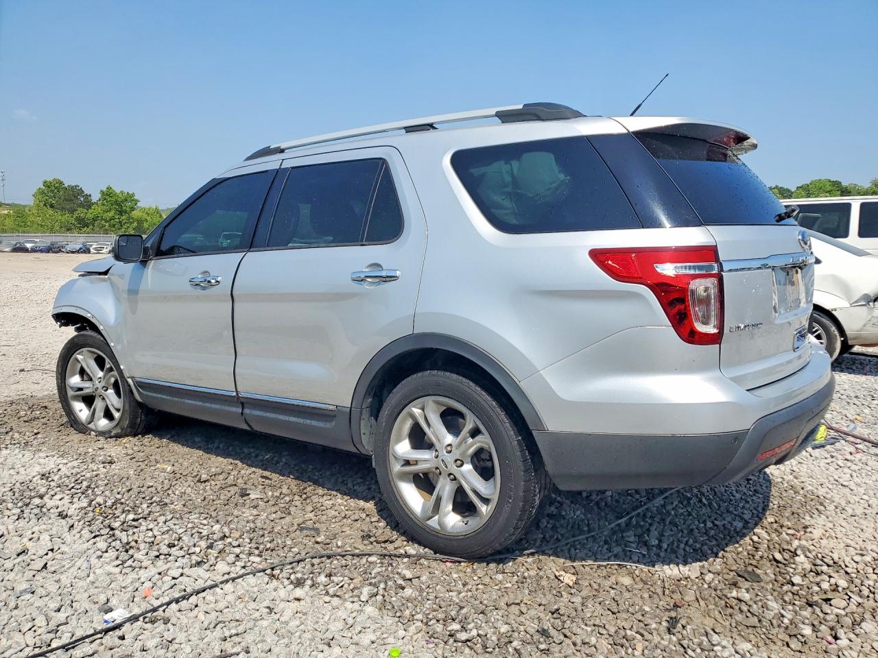 2015 Ford Explorer Limited Серебряный vin: 1FM5K7F80FGA82636