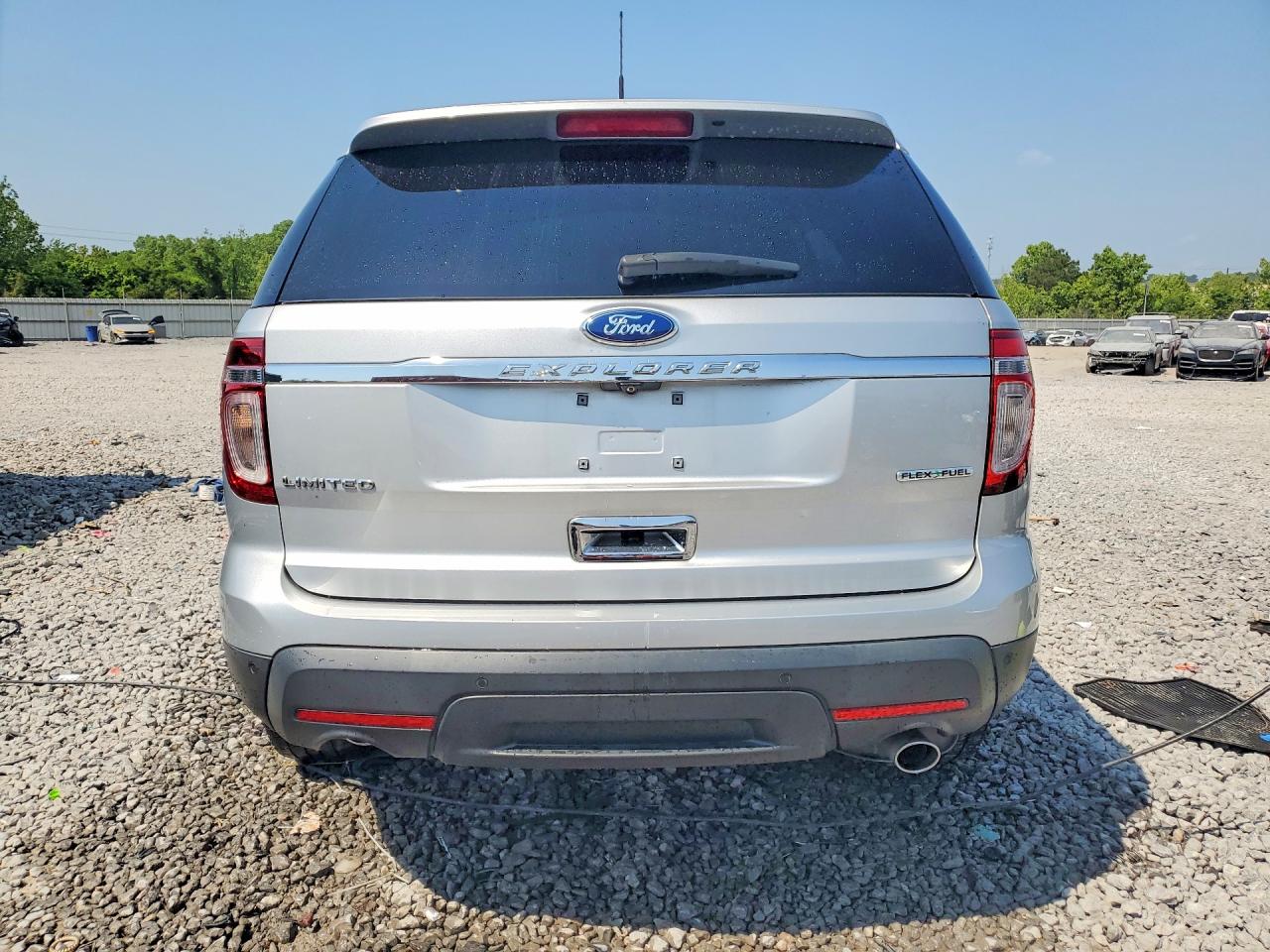 2015 Ford Explorer Limited Серебряный vin: 1FM5K7F80FGA82636
