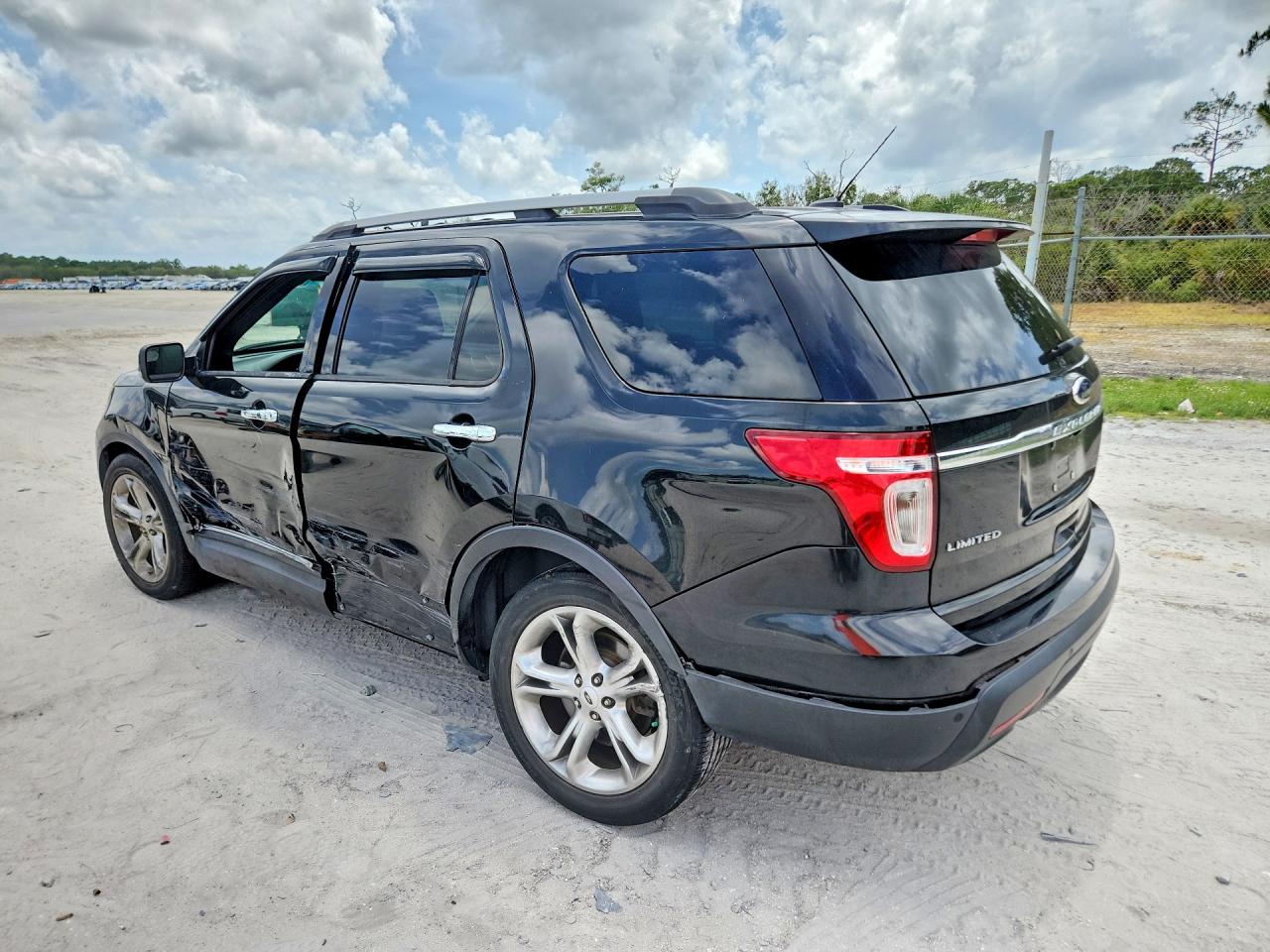 2015 Ford Explorer Limited Черный vin: 1FM5K7F80FGB98211