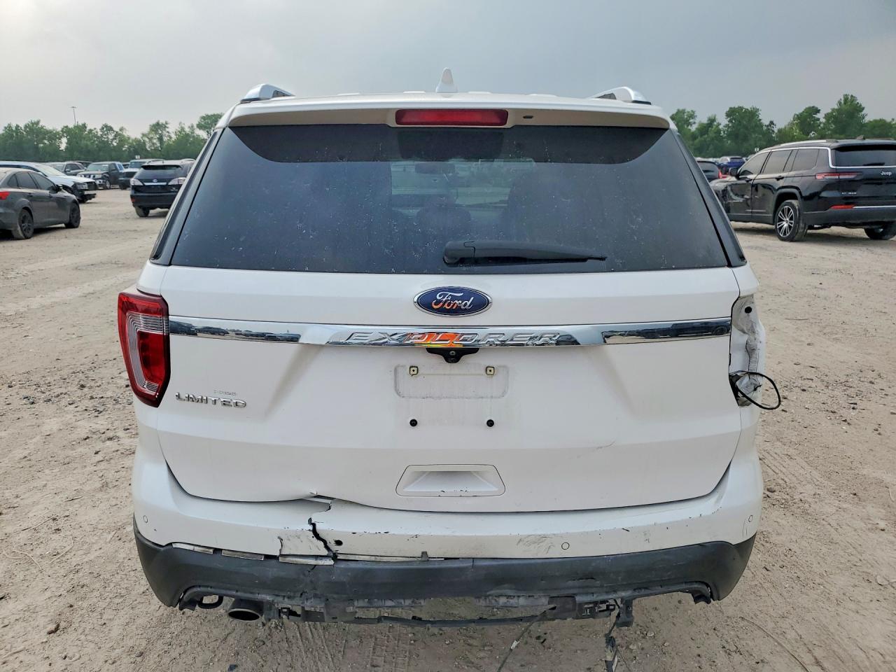 2017 Ford Explorer Limited White vin: 1FM5K7F81HGD39743