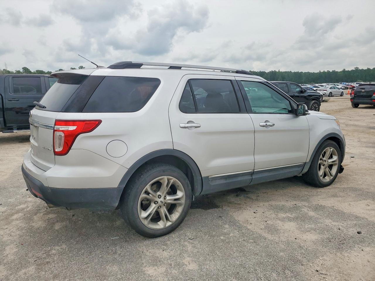2013 Ford Explorer Limited Silver vin: 1FM5K7F82DGC25342