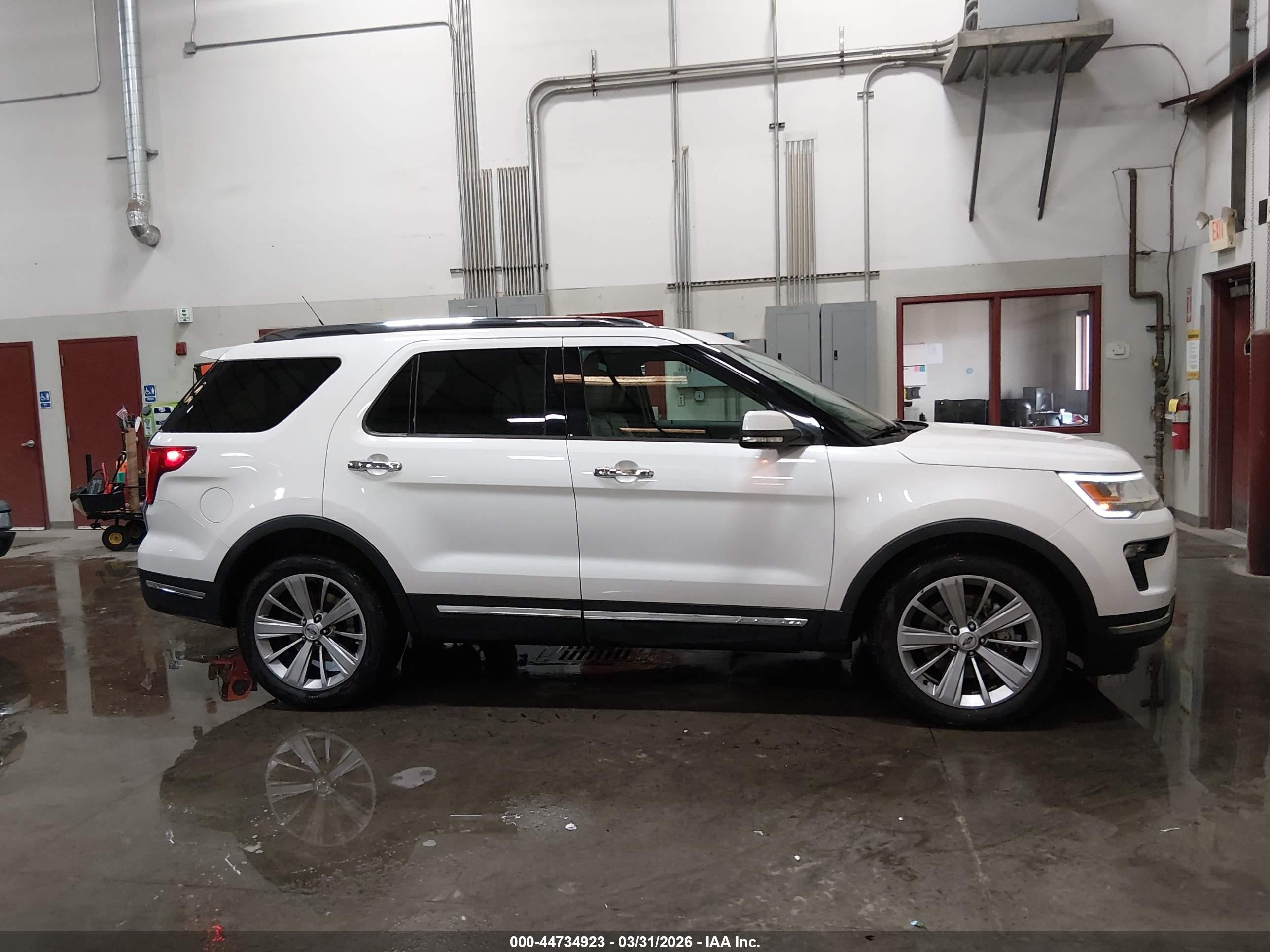 2018 Ford Explorer Limited White vin: 1FM5K7F82JGA46911