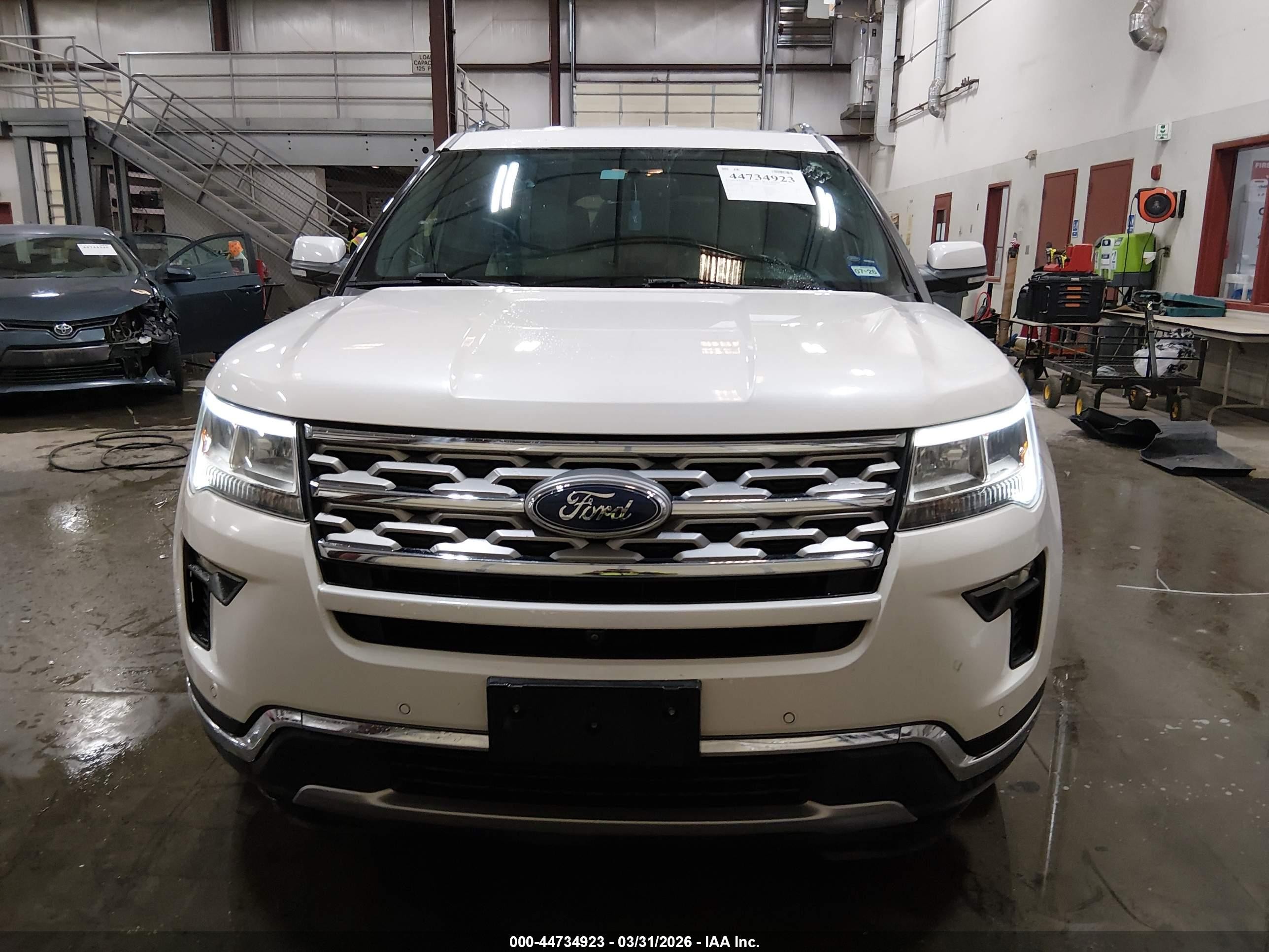2018 Ford Explorer Limited White vin: 1FM5K7F82JGA46911