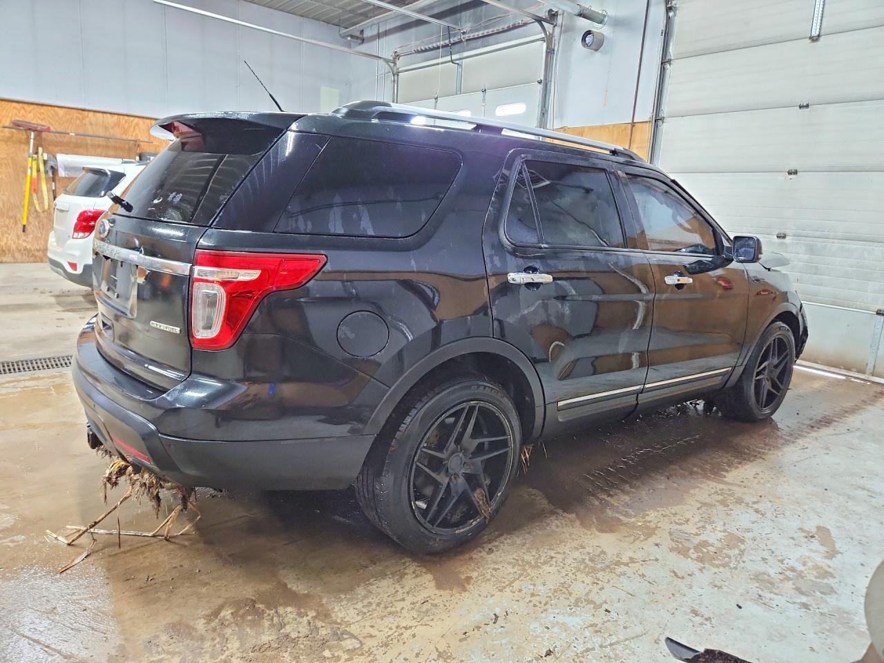 2015 Ford Explorer Limited Черный vin: 1FM5K7F83FGB81984
