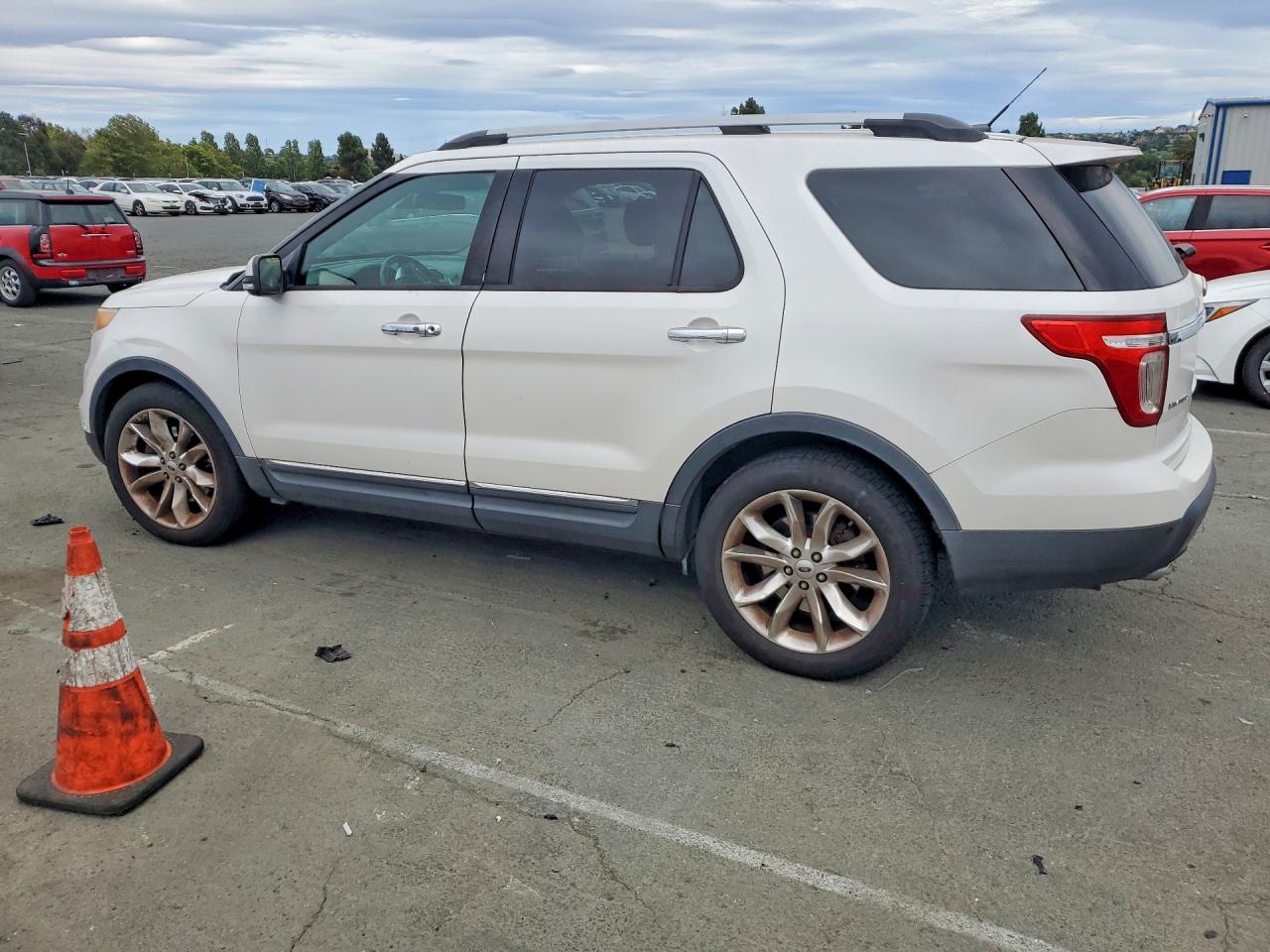 2013 Ford Explorer Limited White vin: 1FM5K7F84DGC70444