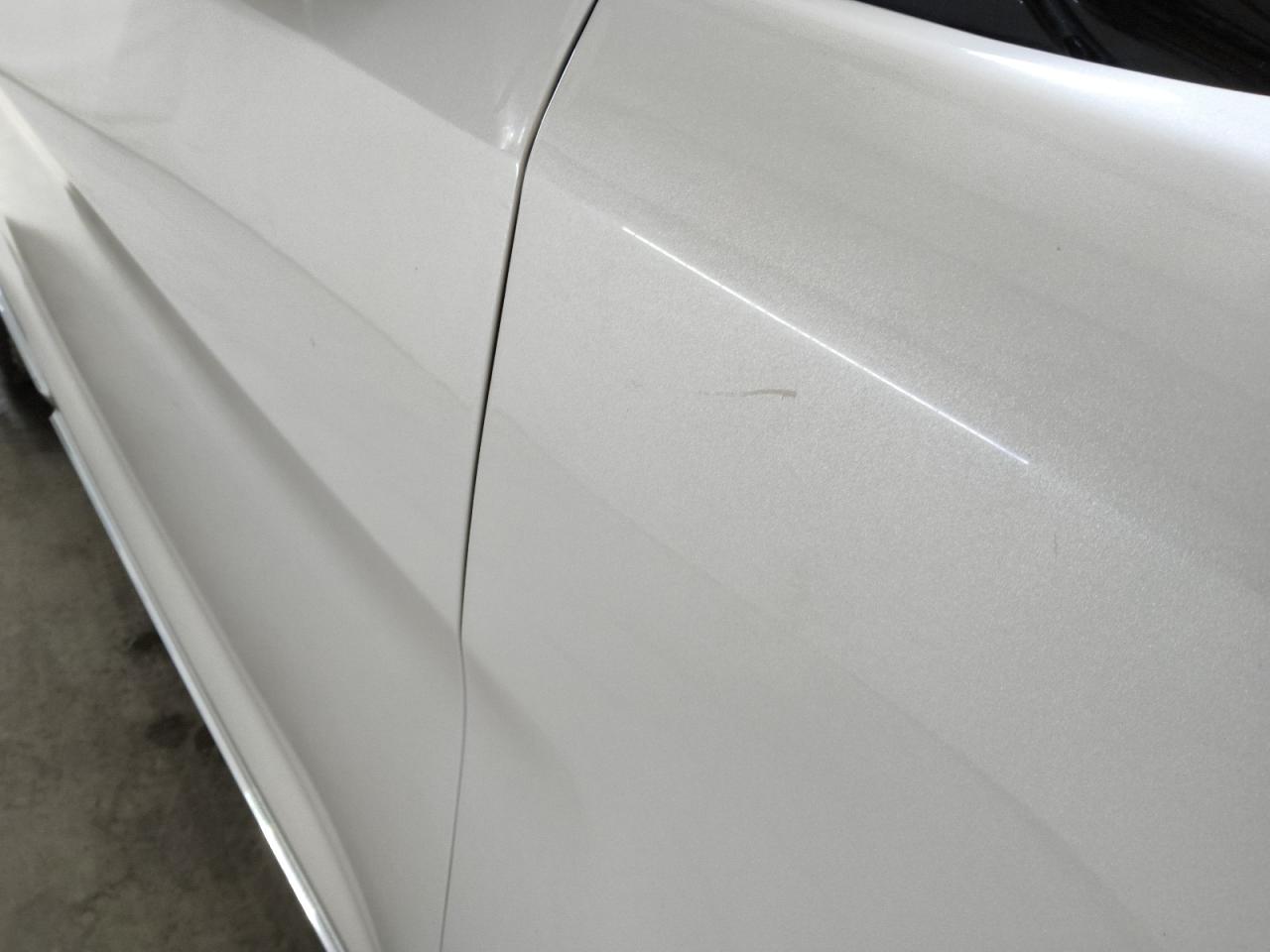 2014 Ford Explorer Limited White vin: 1FM5K7F85EGB48886 Damage: Right Front Door, Multiple Scratches Light, 5