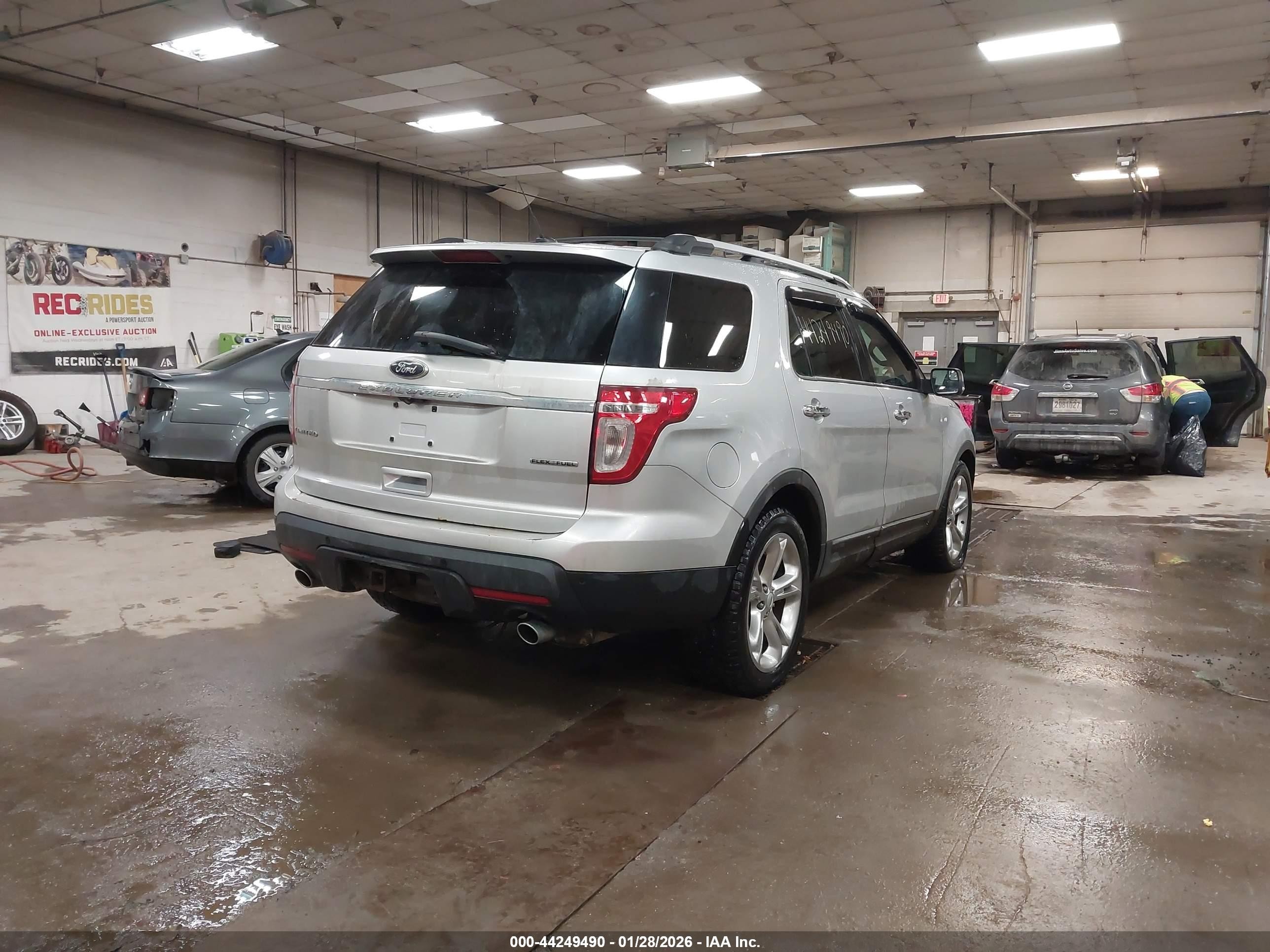 2014 Ford Explorer Limited Silver vin: 1FM5K7F85EGC59860