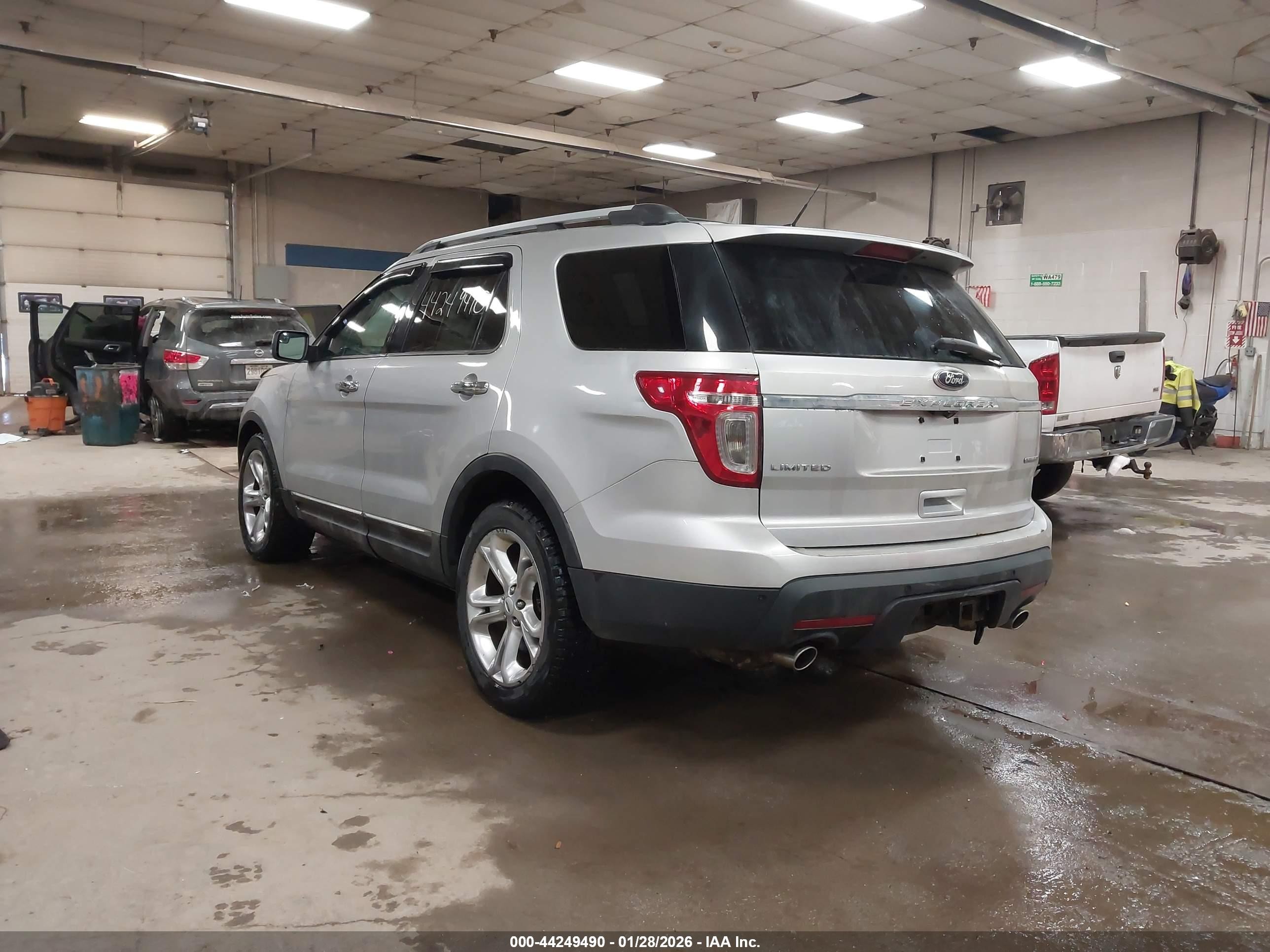 2014 Ford Explorer Limited Silver vin: 1FM5K7F85EGC59860