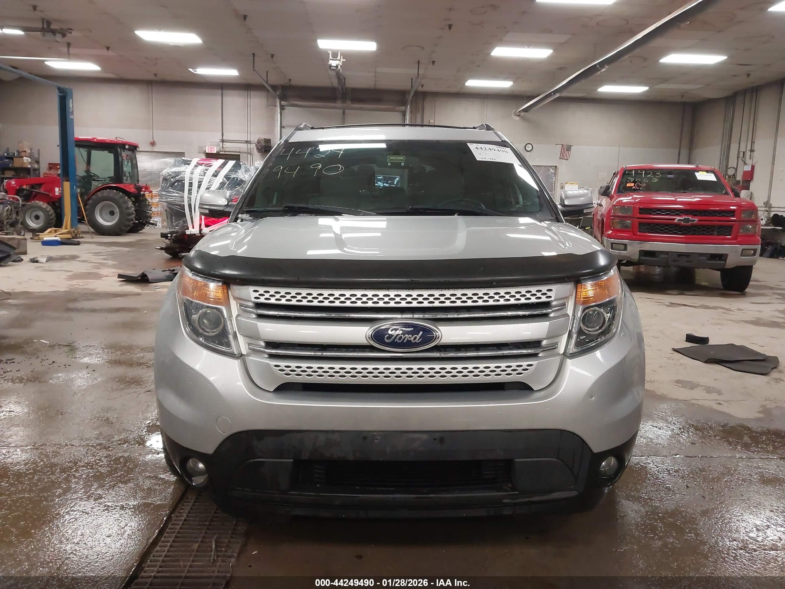 2014 Ford Explorer Limited Silver vin: 1FM5K7F85EGC59860