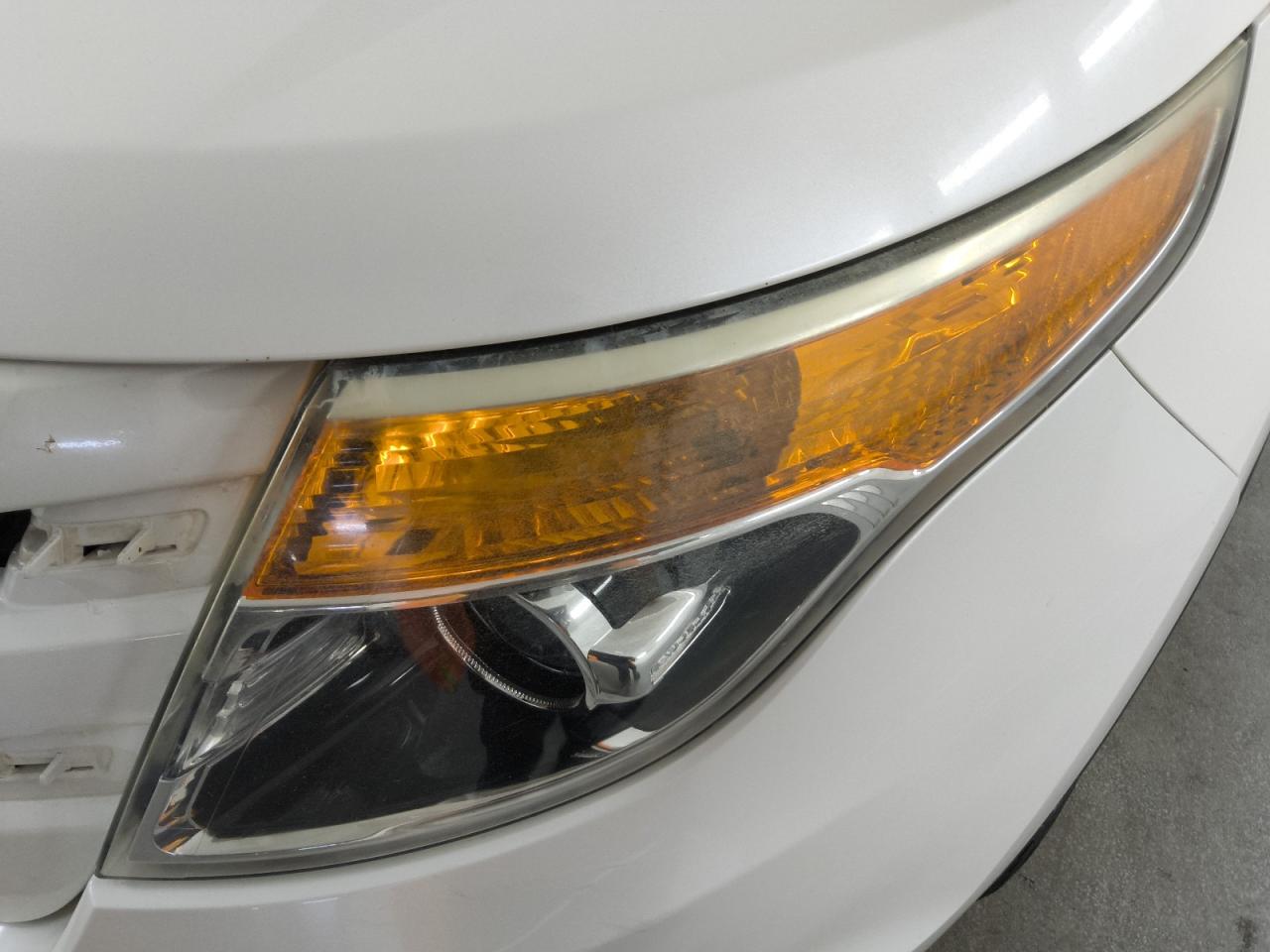 2015 Ford Explorer Limited White vin: 1FM5K7F86FGA70877 Damage: Left Head Lamp, Faded, Repair Required