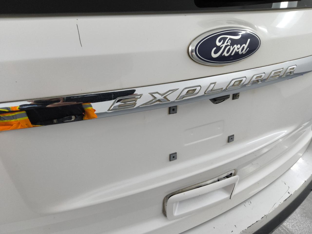 2015 Ford Explorer Limited White vin: 1FM5K7F86FGA70877 Damage: Lift Gate, Previous Repair, Substandard Repair