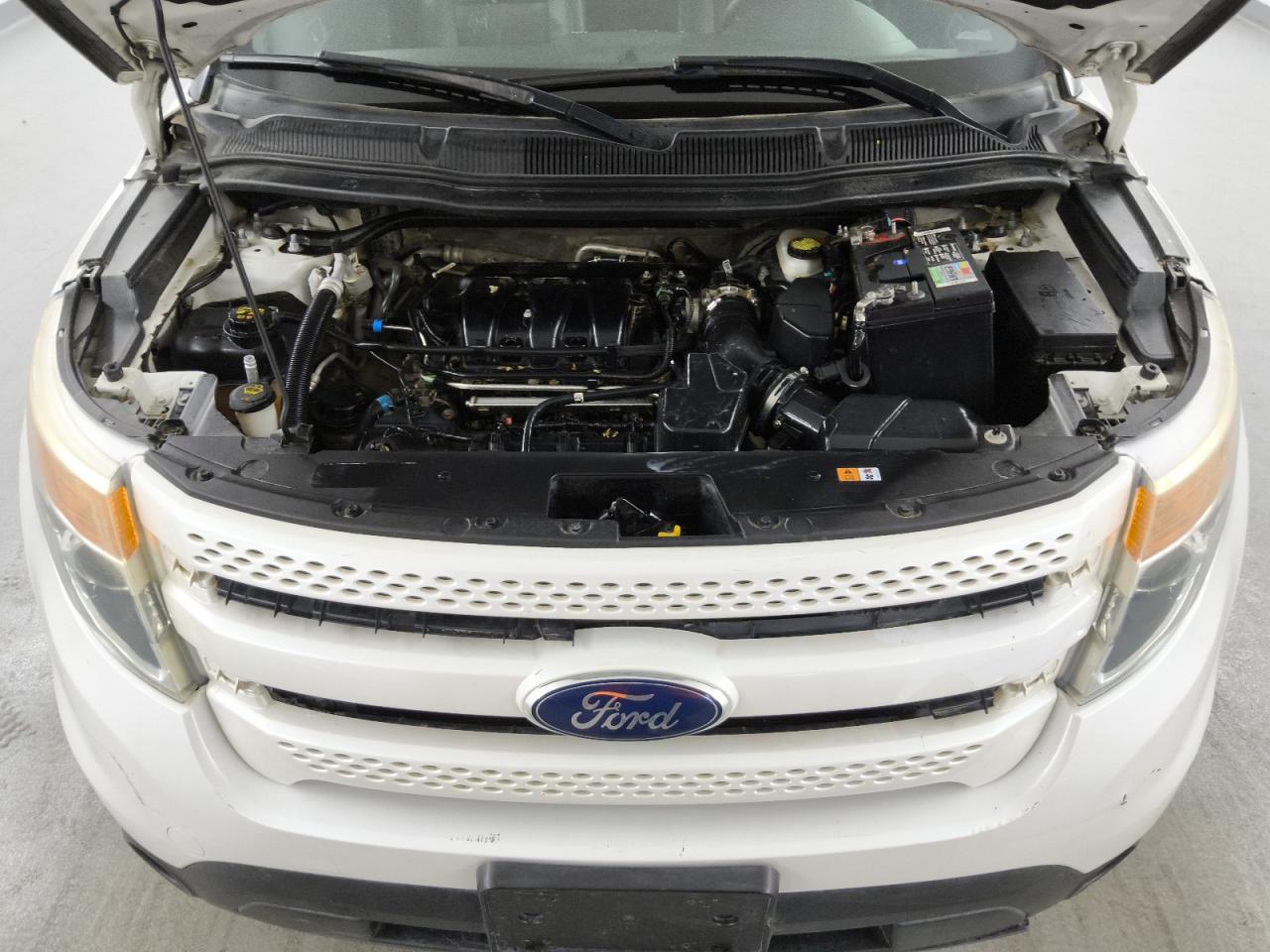 2015 Ford Explorer Limited White vin: 1FM5K7F86FGA70877 Damage: Oil, Contaminated, Unacceptable