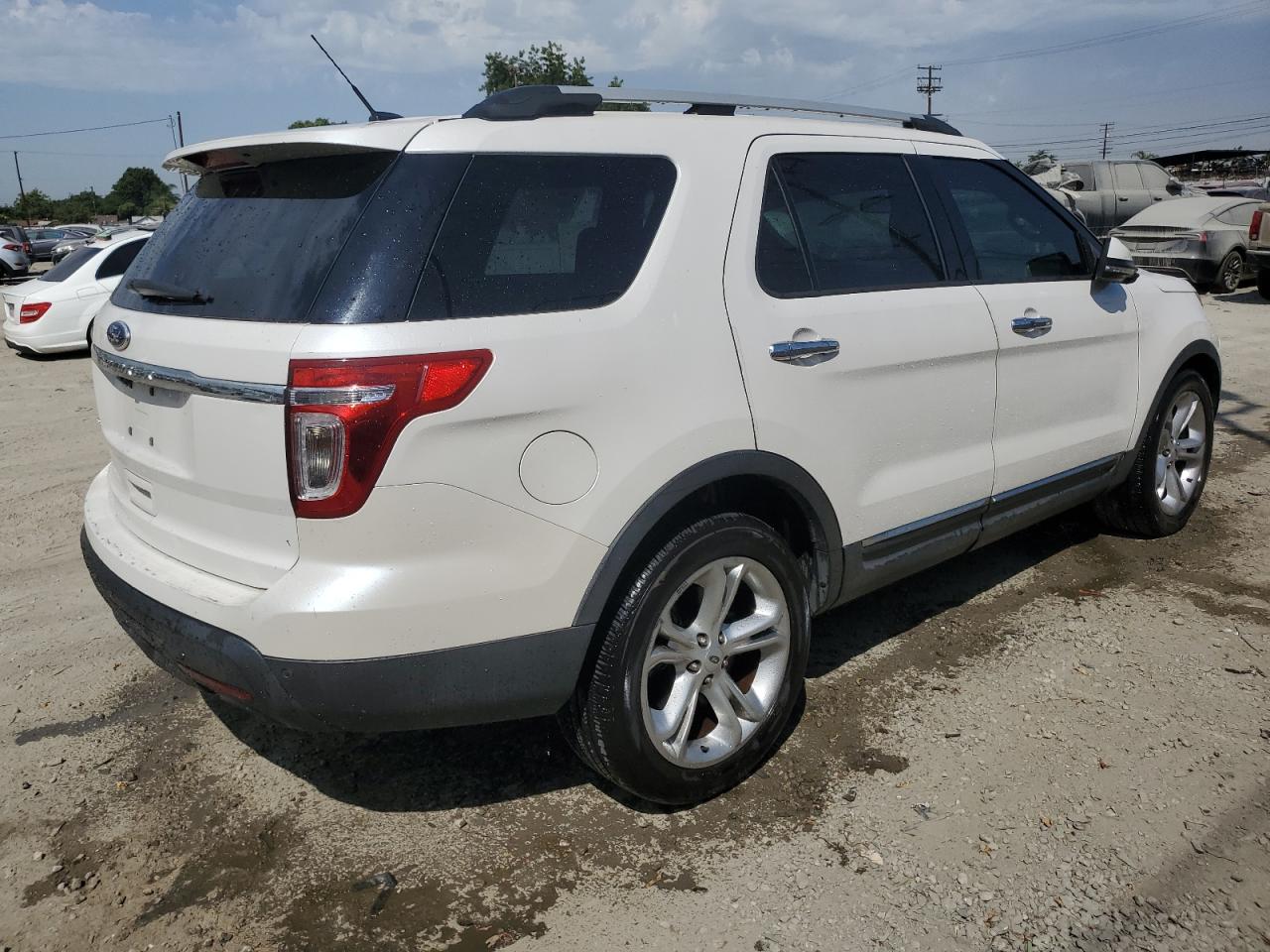 2015 Ford Explorer White vin: 1FM5K7F86FGB12092