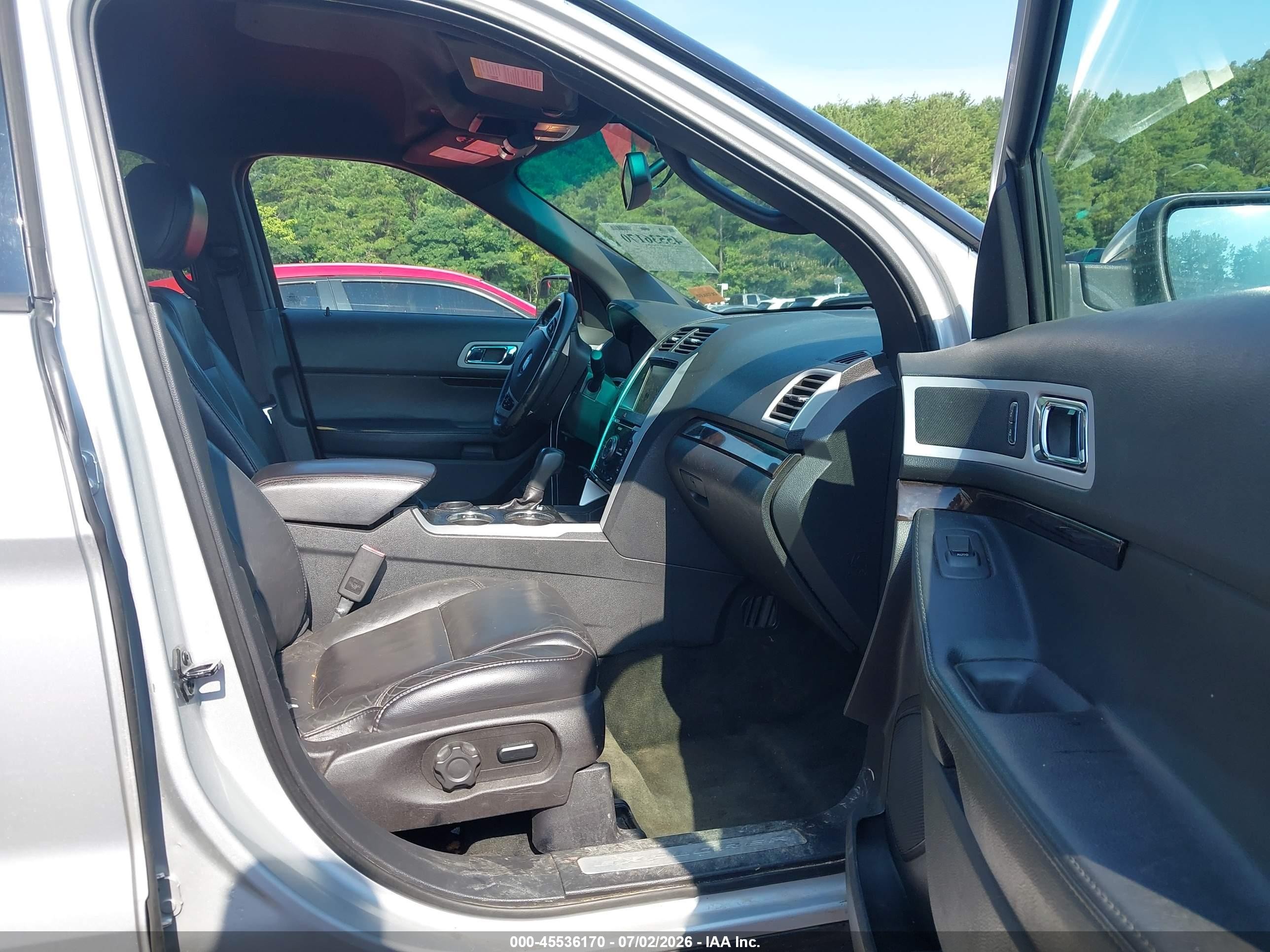 2014 Ford Explorer Limited Серебряный vin: 1FM5K7F87EGB64443