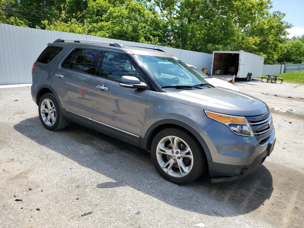 2014 Ford Explorer Limited Серый vin: 1FM5K7F88EGC25024 Damage: Right Rear Tire, Worn, Replacement Required