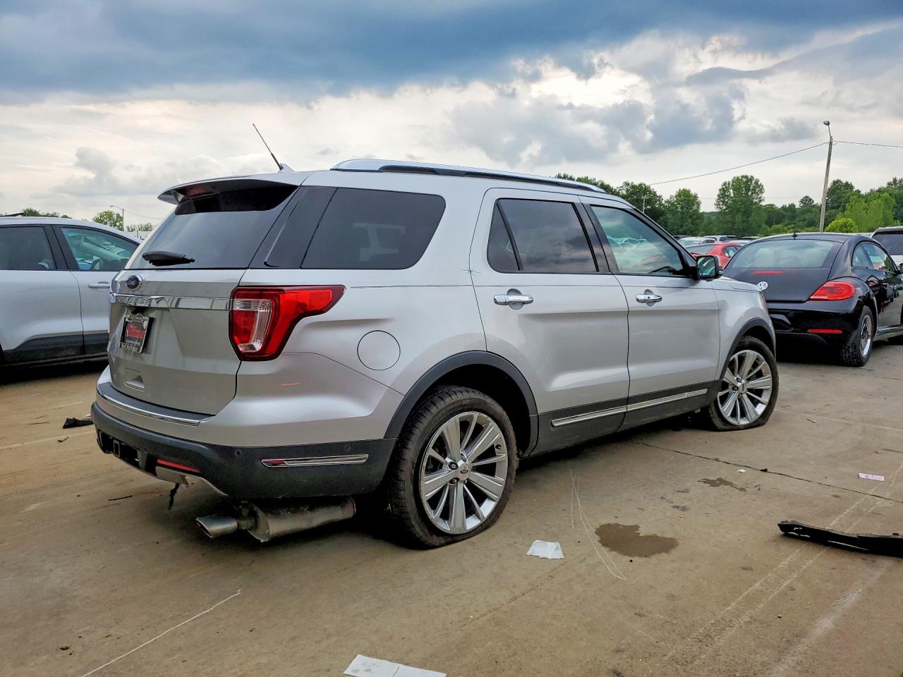2018 Ford Explorer Limited Silver vin: 1FM5K7F88JGC67168