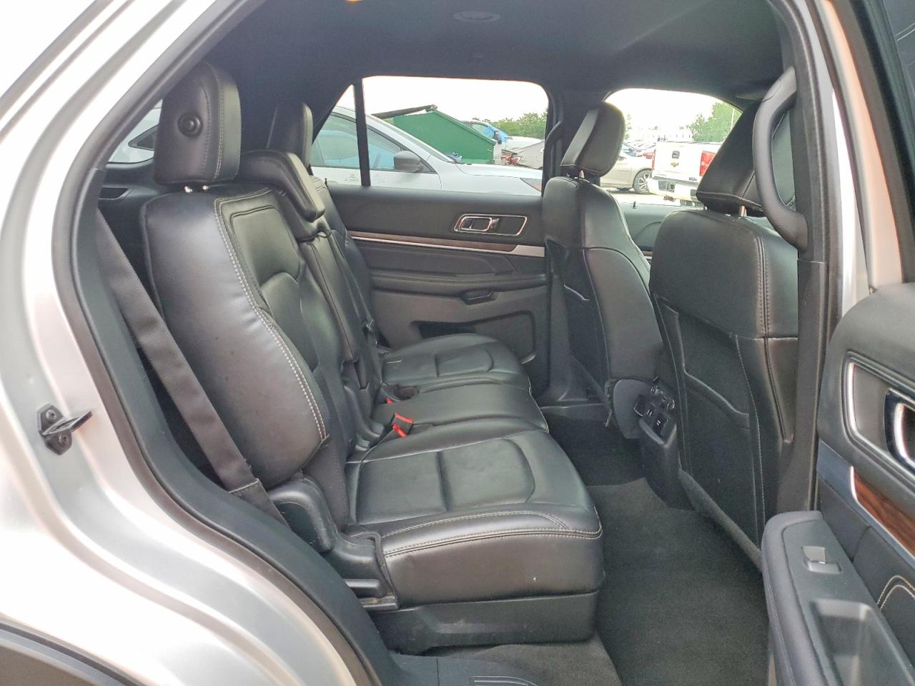 2018 Ford Explorer Limited Silver vin: 1FM5K7F88JGC67168