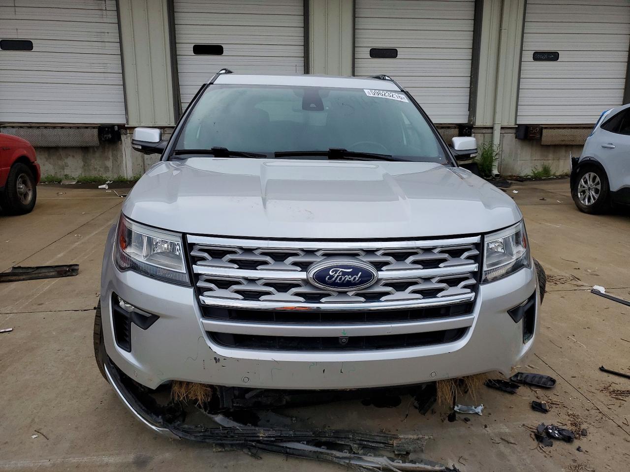 2018 Ford Explorer Limited Silver vin: 1FM5K7F88JGC67168