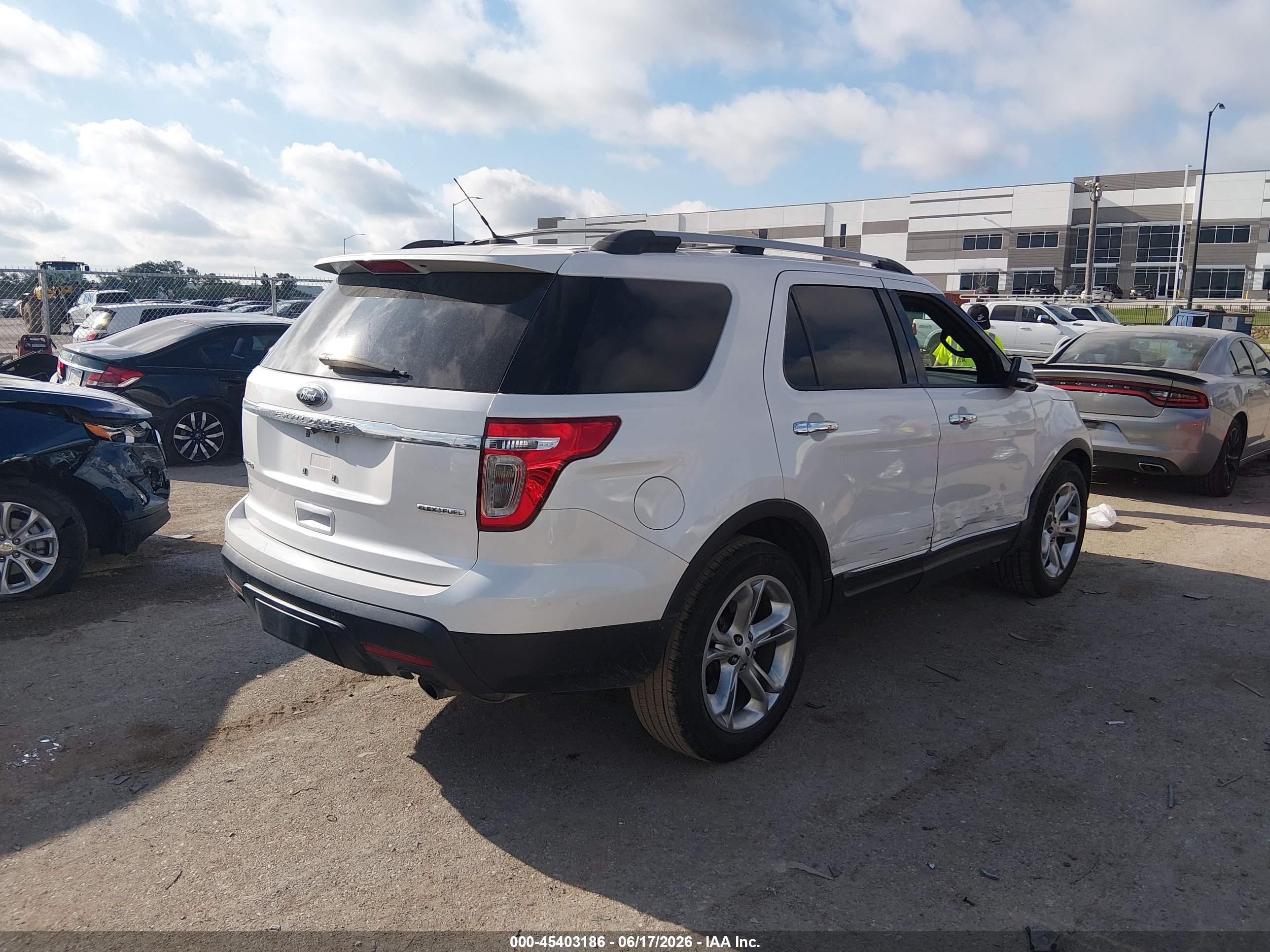 2014 Ford Explorer Limited White vin: 1FM5K7F89EGA59211