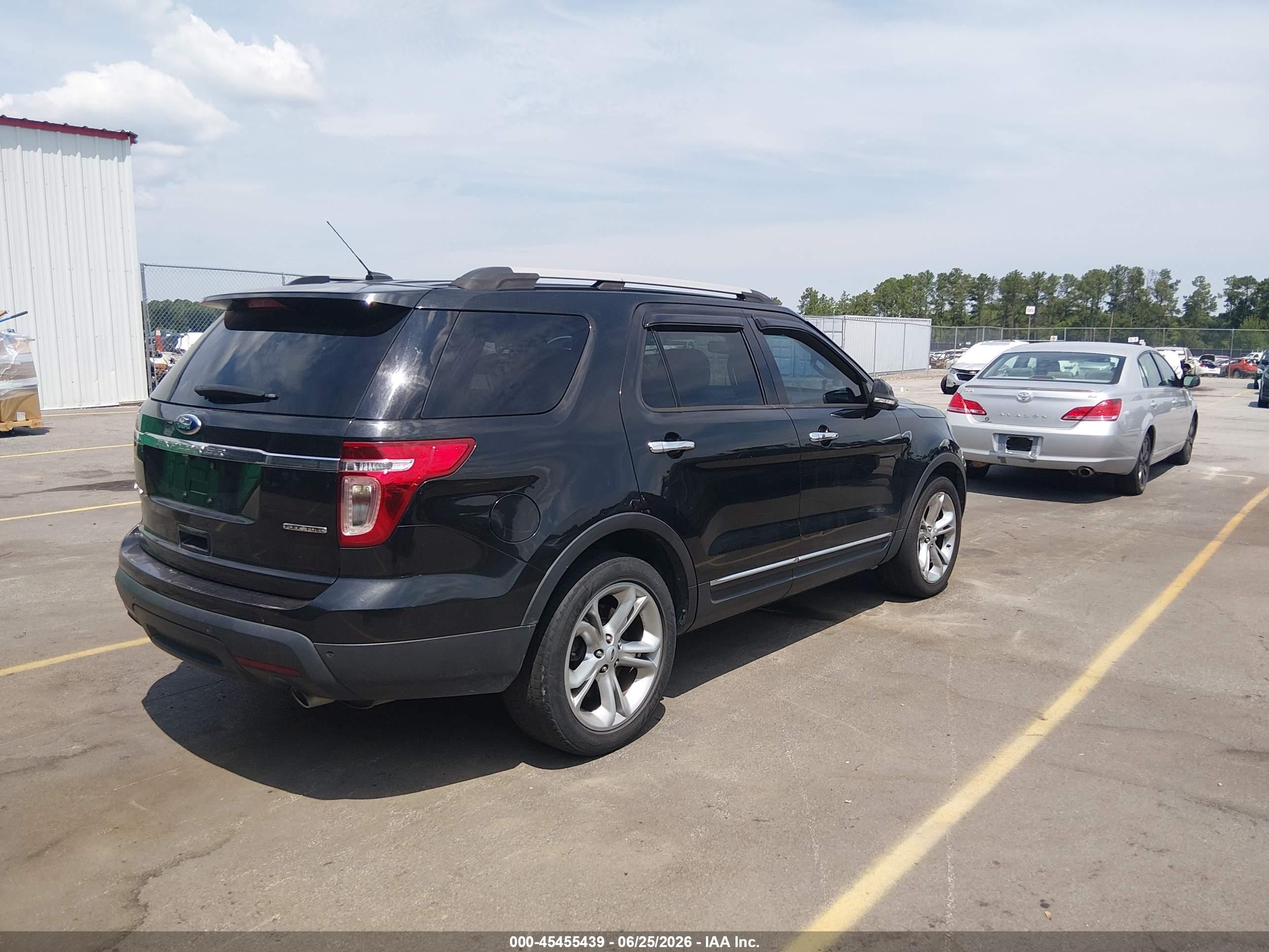 2015 Ford Explorer Limited Черный vin: 1FM5K7F89FGC69132