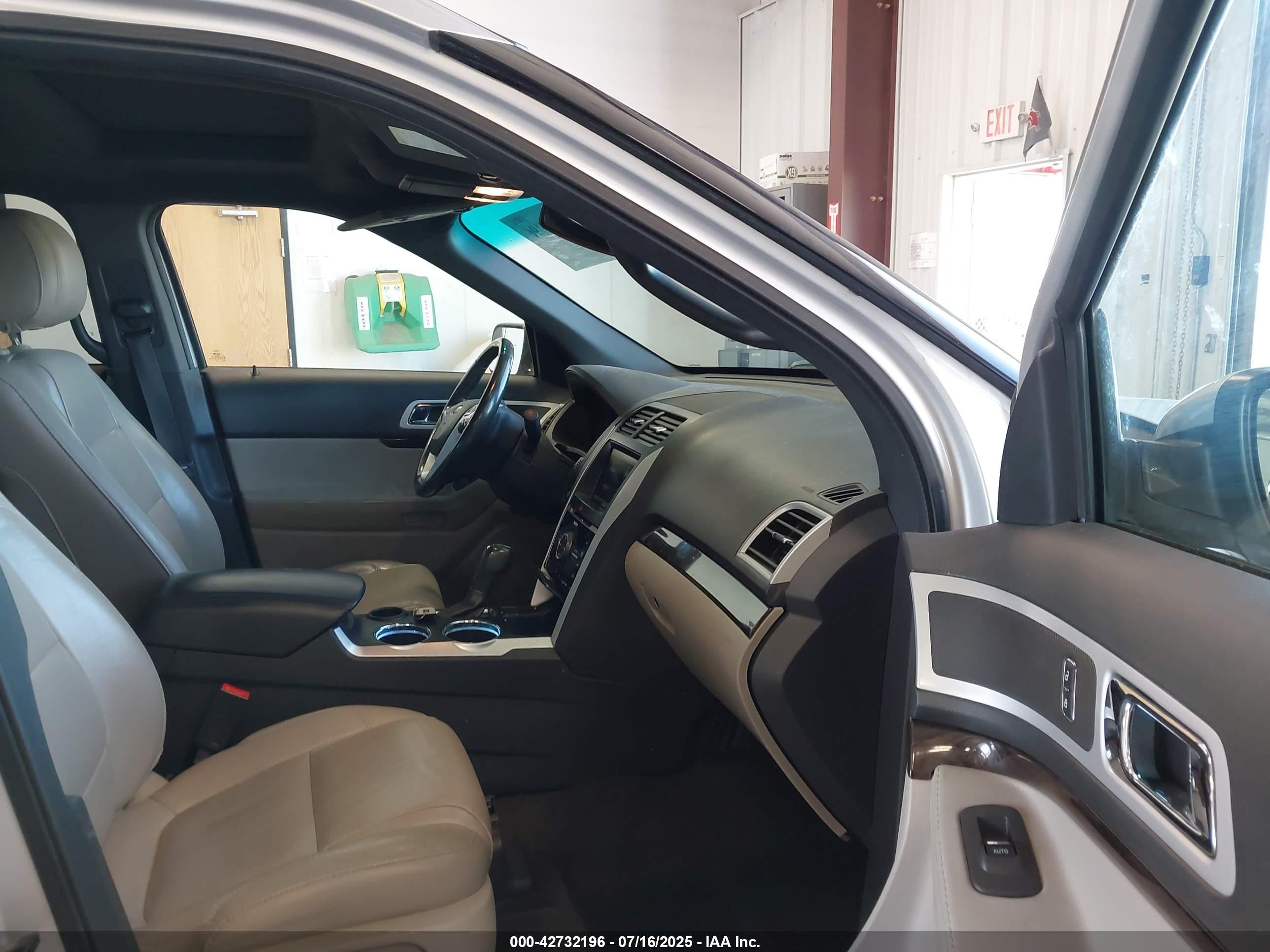2013 Ford Explorer Limited Silver vin: 1FM5K7F8XDGC62574
