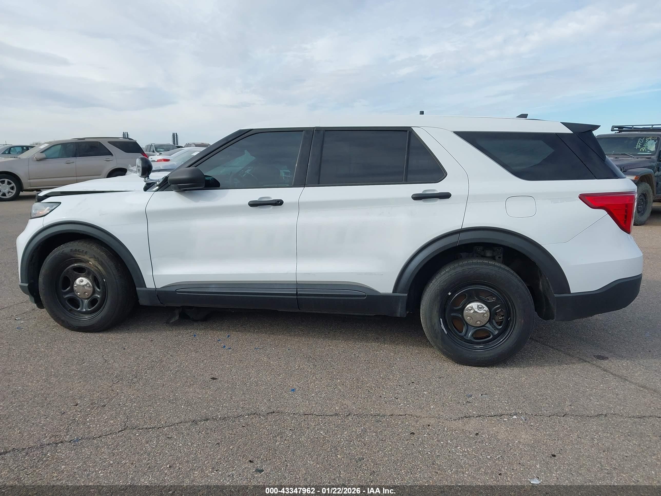 2021 Ford Explorer Police Interceptor White vin: 1FM5K8AB3MGA42430