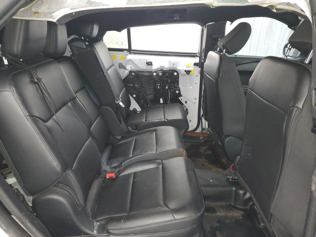 2022 Ford Explorer Police Interceptor Белый vin: 1FM5K8AB8NGA32347 Damage: Left Rear Door Panel, Missing, Replacement Required