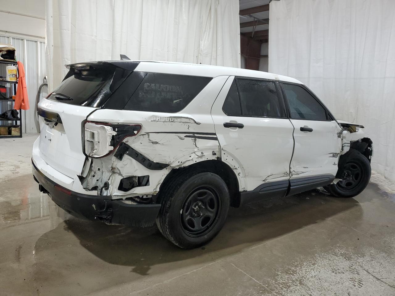 2022 Ford Explorer Police Interceptor Белый vin: 1FM5K8AB8NGA32347 Damage: Right Qtr Panel, Severe Damage, Replacement Required