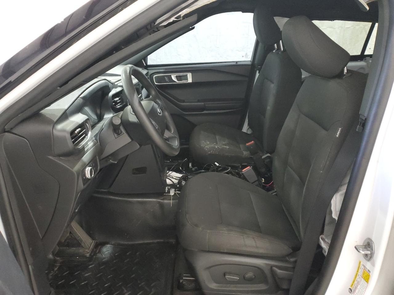 2022 Ford Explorer Police Interceptor Белый vin: 1FM5K8AB8NGA32347 Damage: Center Console, Missing, Replacement Required