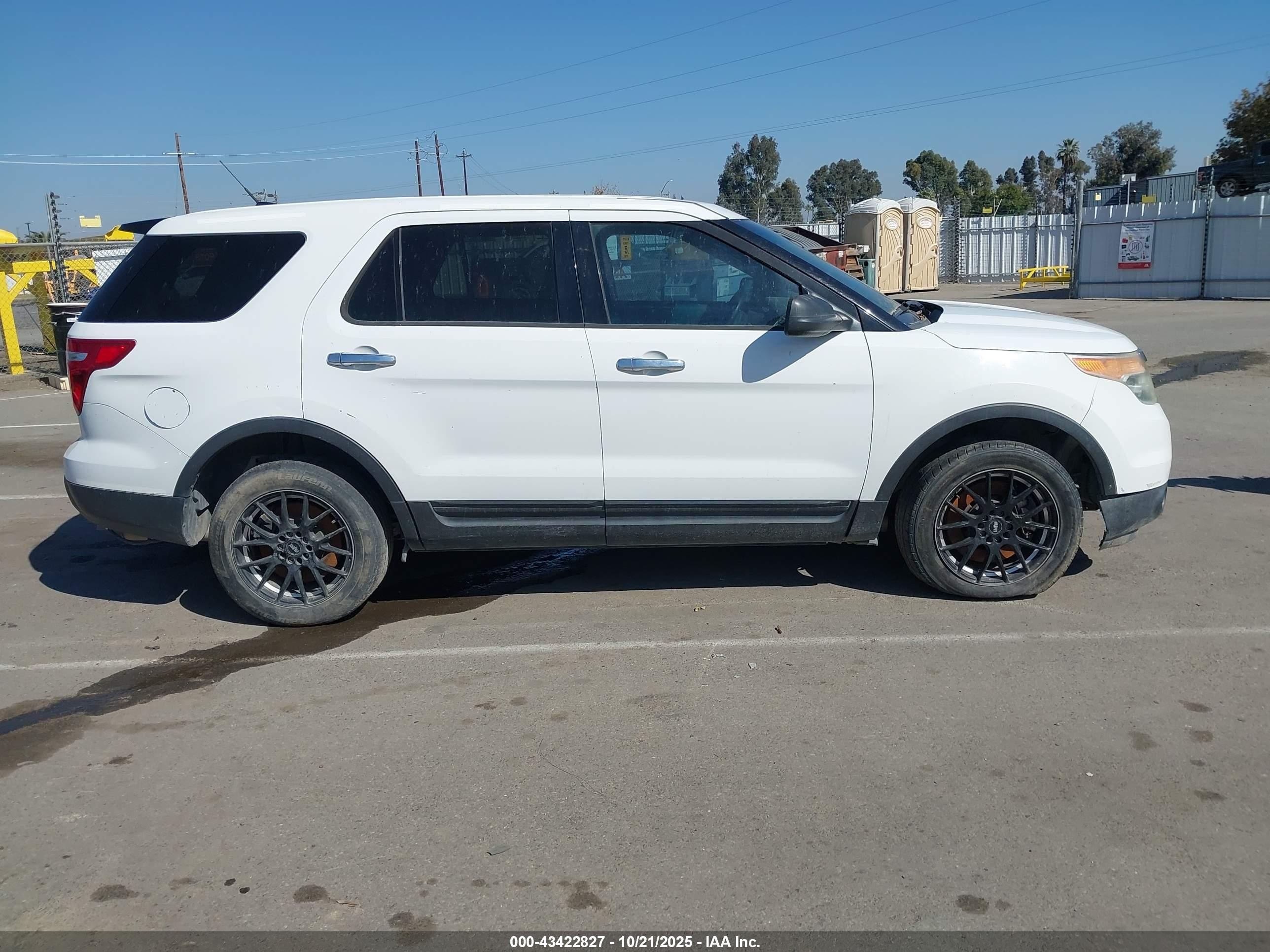 2015 Ford Police Interceptor   White vin: 1FM5K8AR0FGB52304