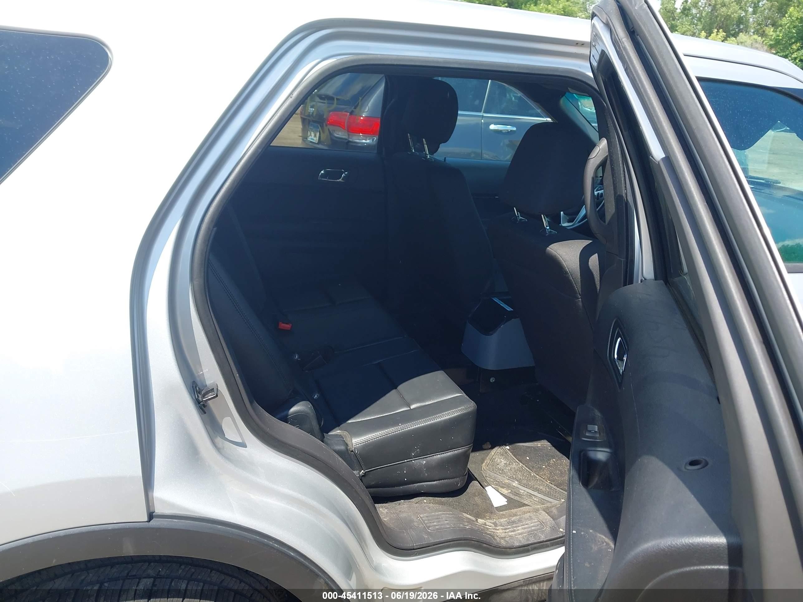 2015 Ford Utility Police Interceptor   Silver vin: 1FM5K8AR0FGB98862